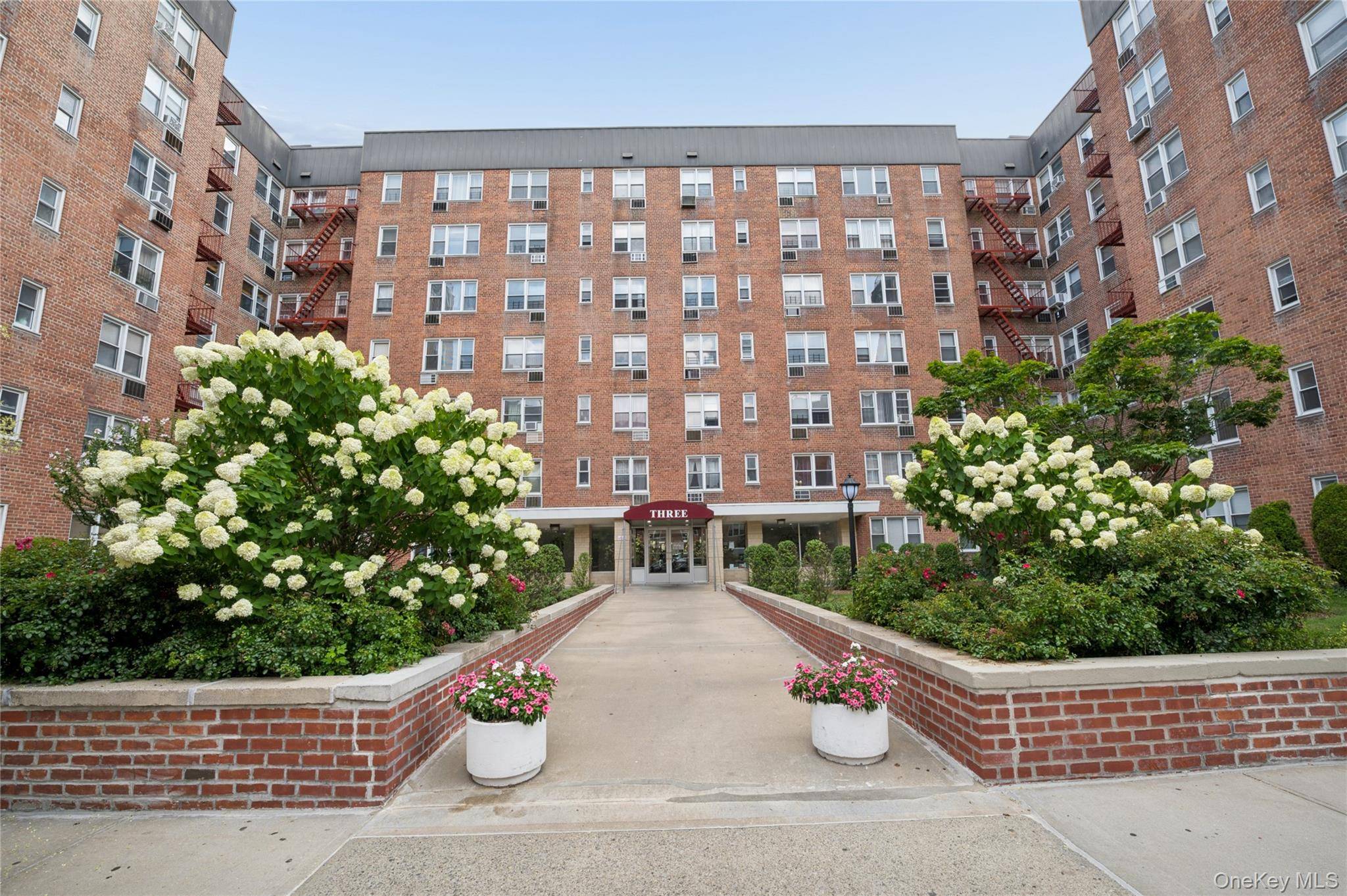 3 Sadore LN #7T, Yonkers, NY 10710