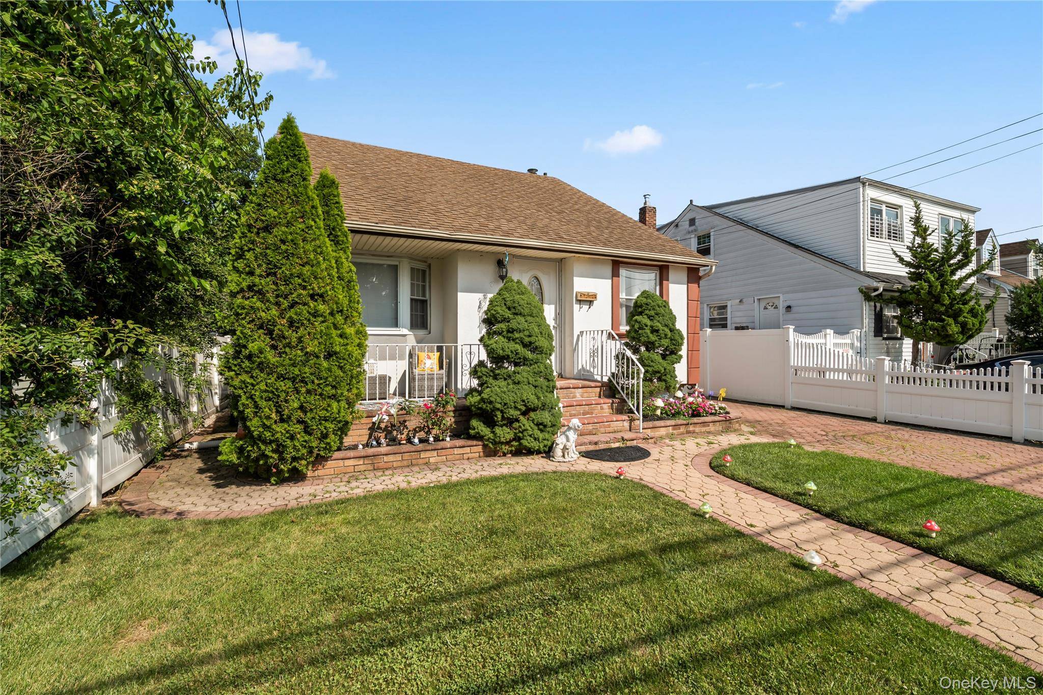 461 Greengrove AVE, Uniondale, NY 11553