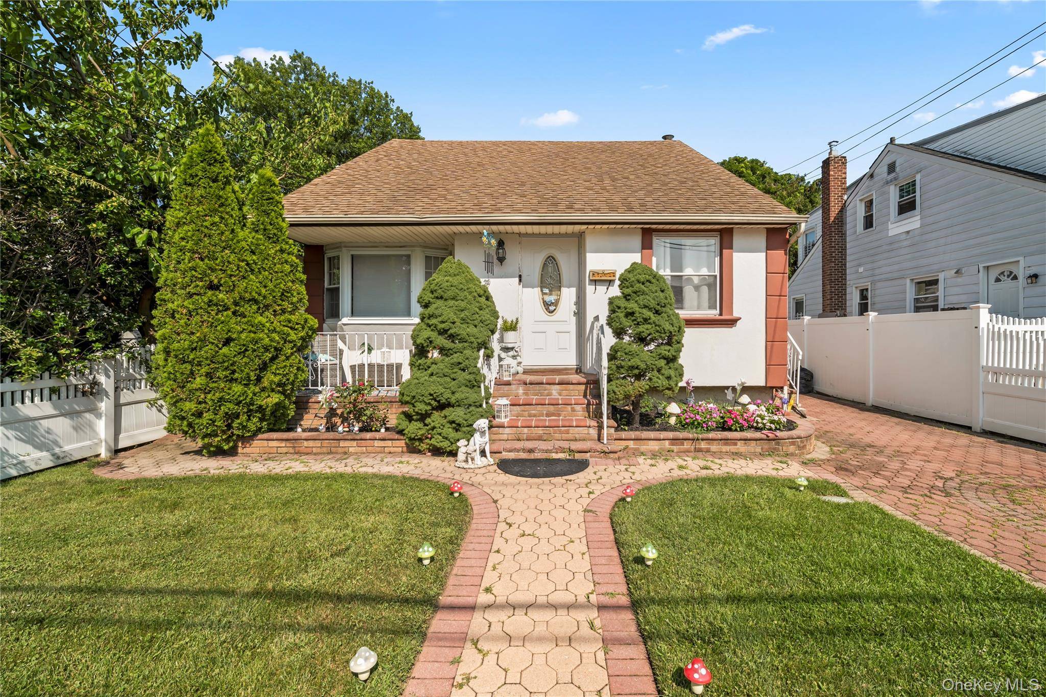 461 Greengrove AVE, Uniondale, NY 11553