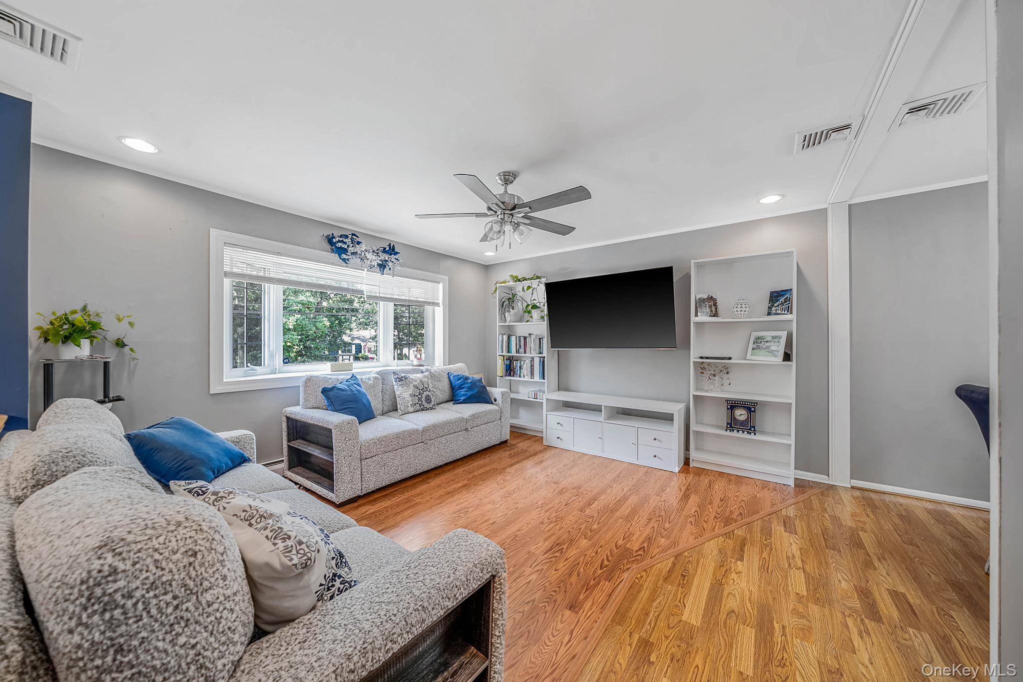 109 Midland BLVD, Ronkonkoma, NY 11779