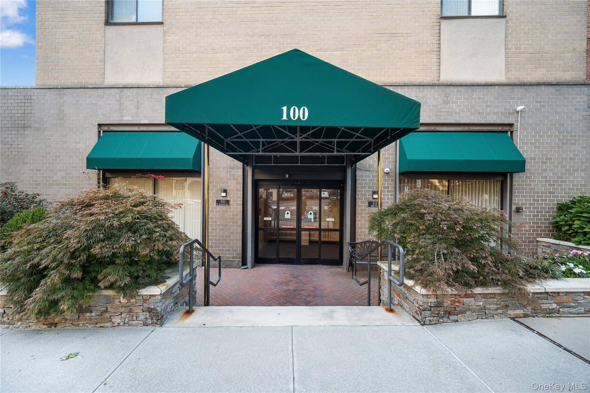 100 E Hartsdale AVE #6LW, Hartsdale, NY 10530