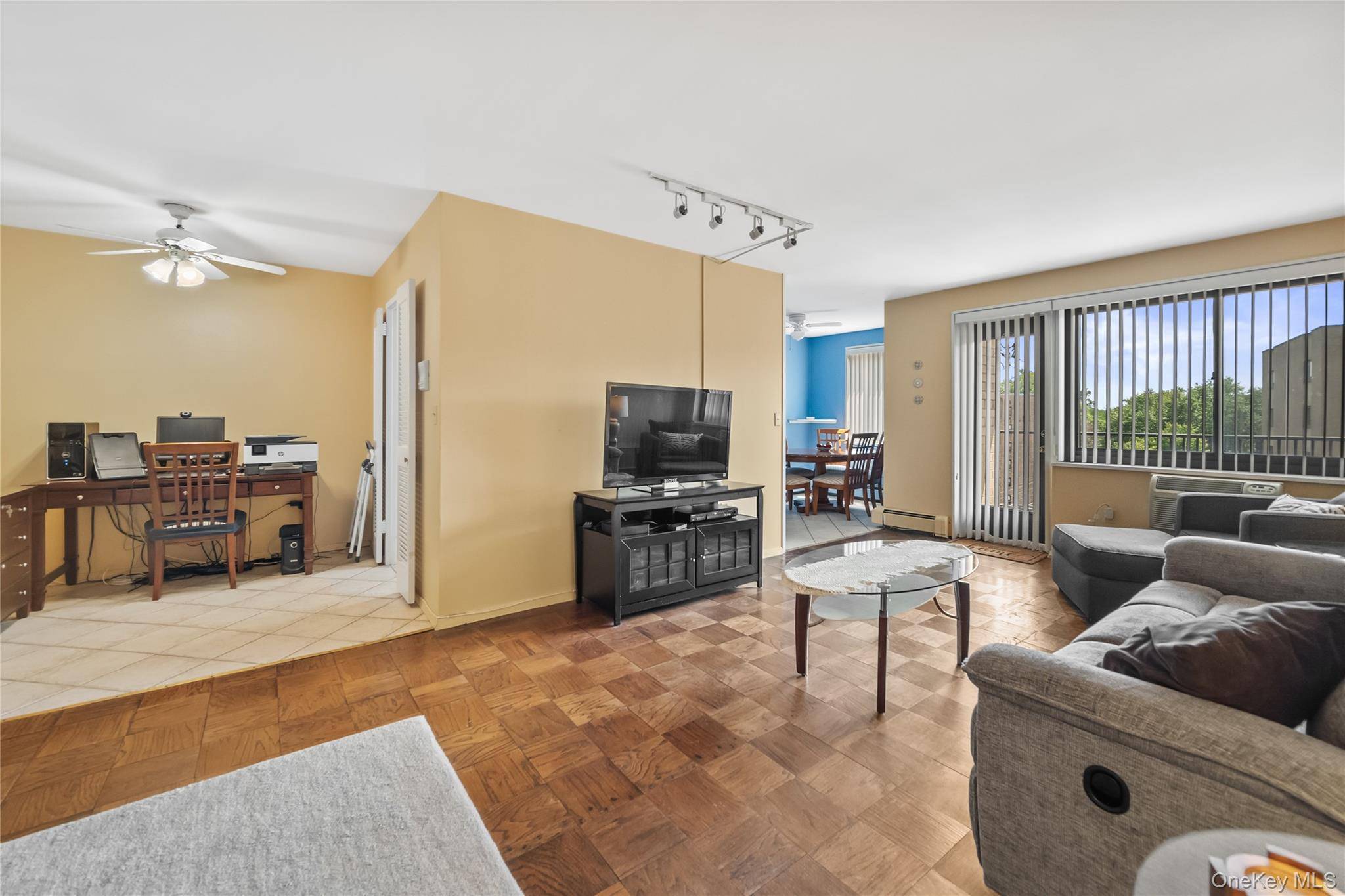 100 E Hartsdale AVE #6LW, Hartsdale, NY 10530