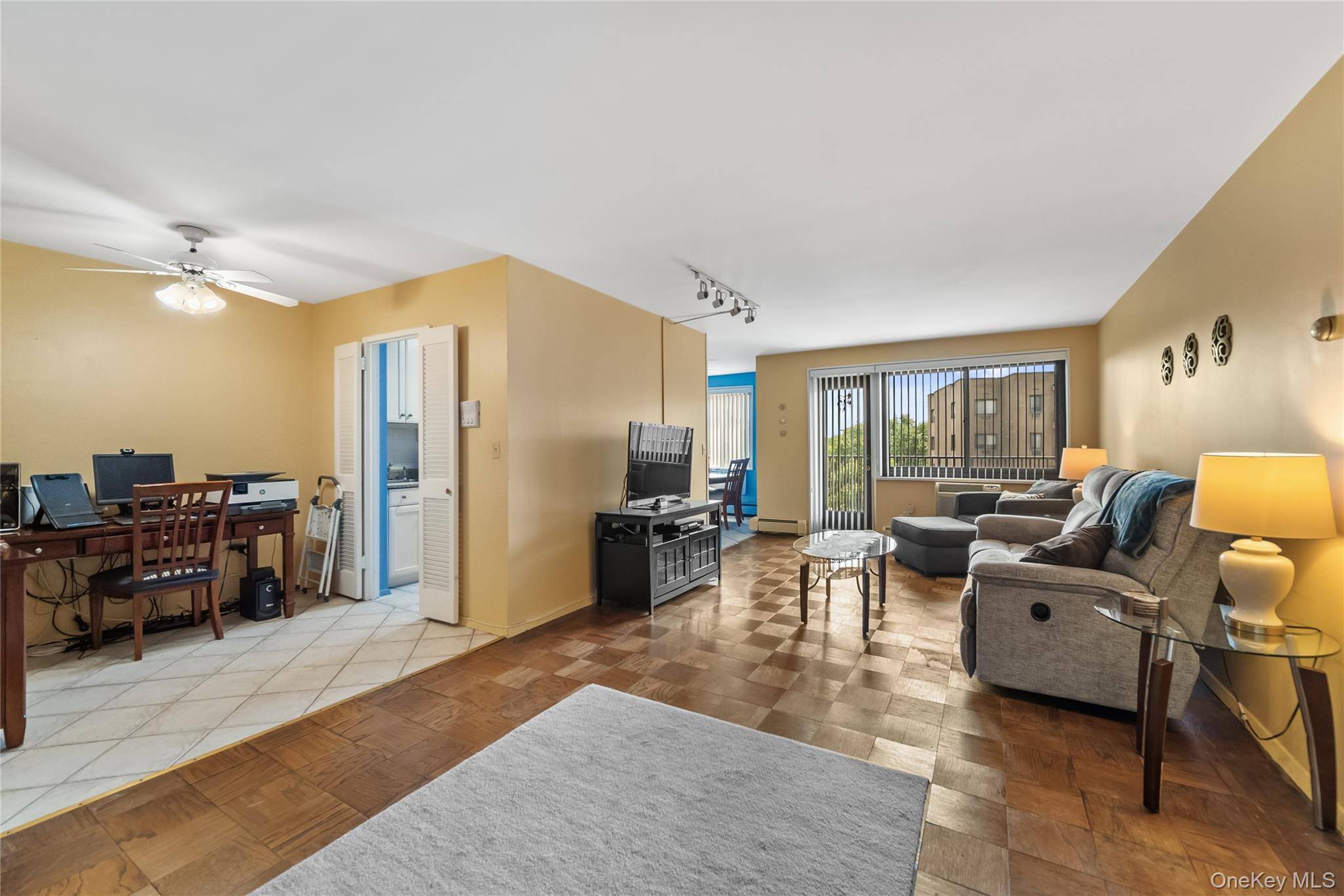 100 E Hartsdale AVE #6LW, Hartsdale, NY 10530