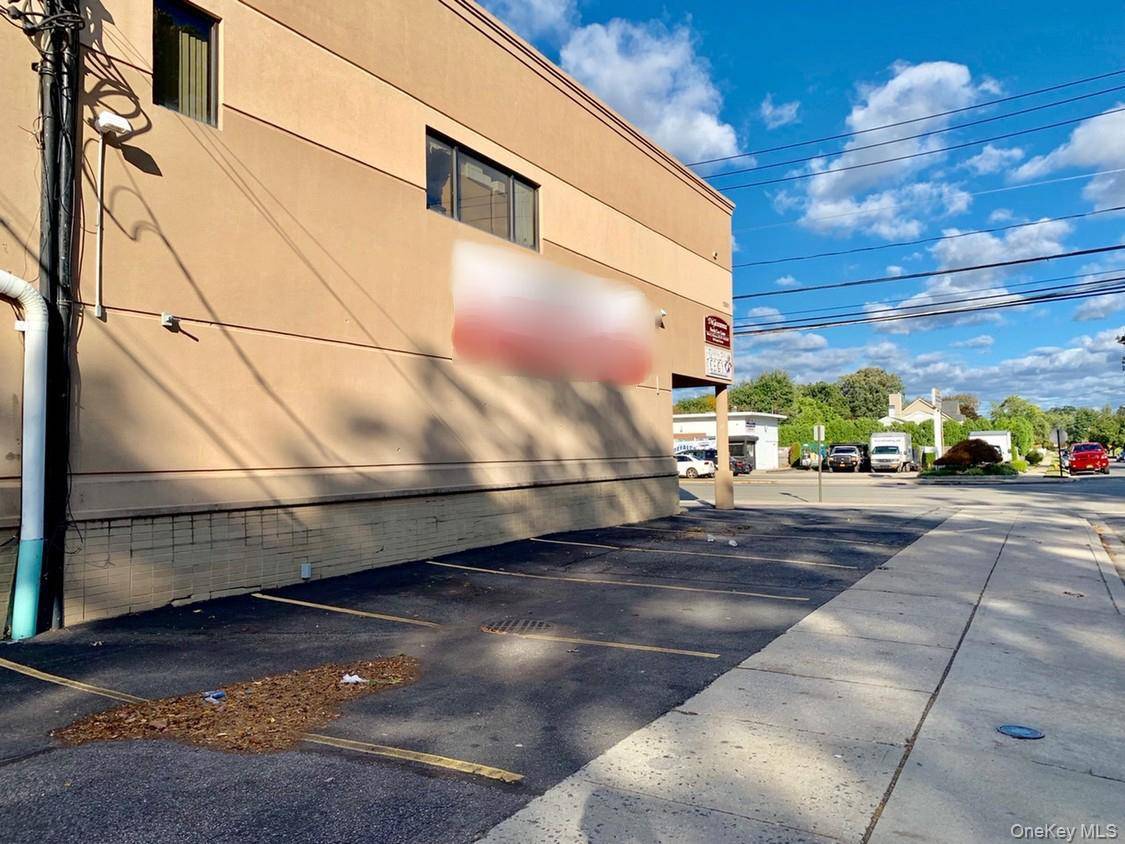 1061 N Broadway, Massapequa, NY 11758