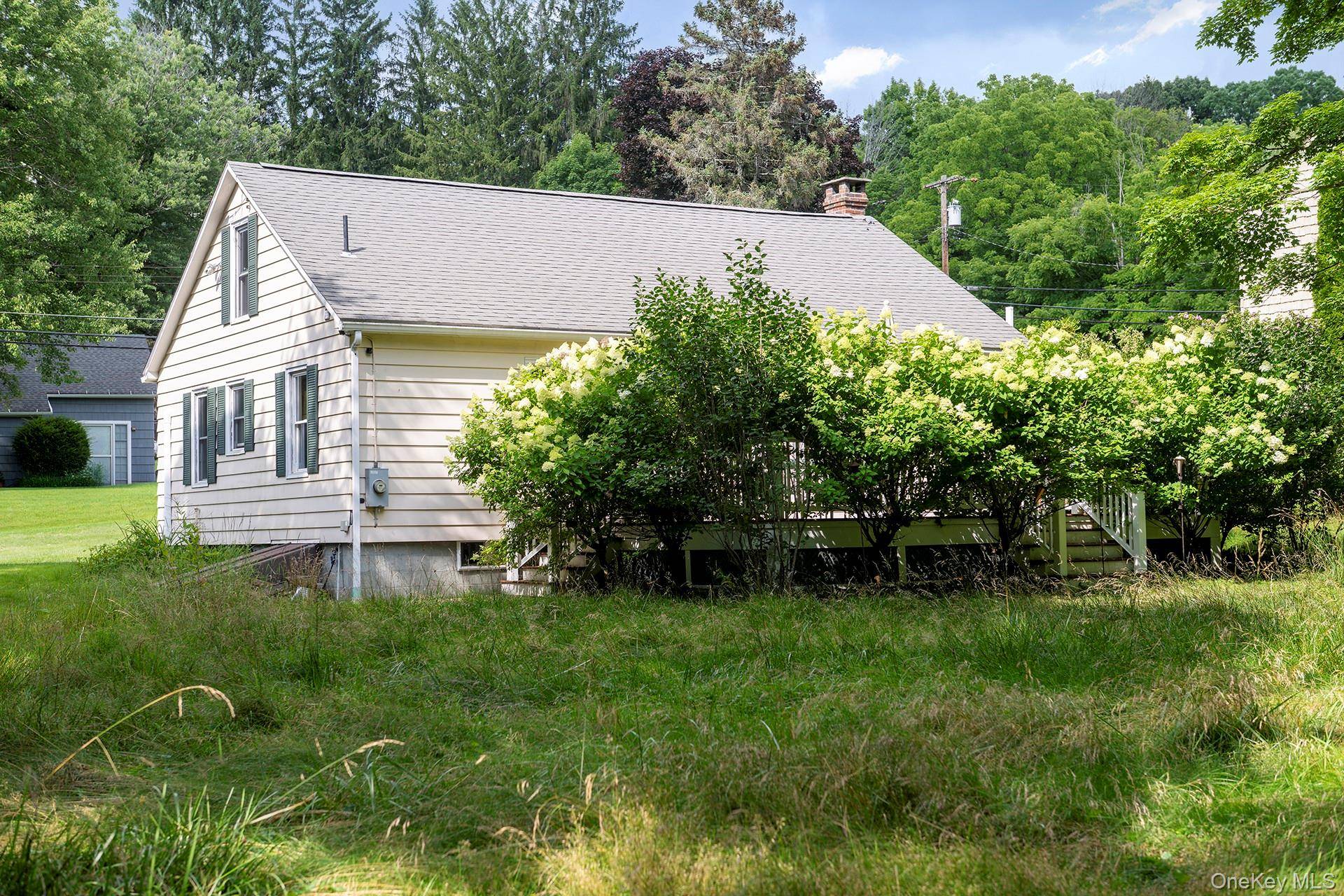 18 Highland ST, Millerton, NY 12546