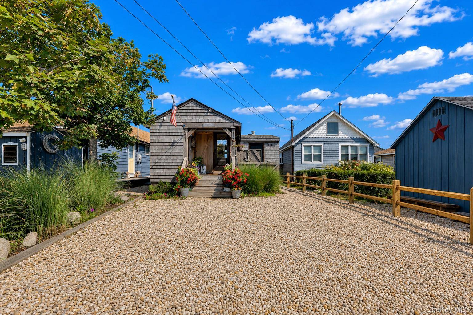 80 Rabbit LN, East Marion, NY 11939