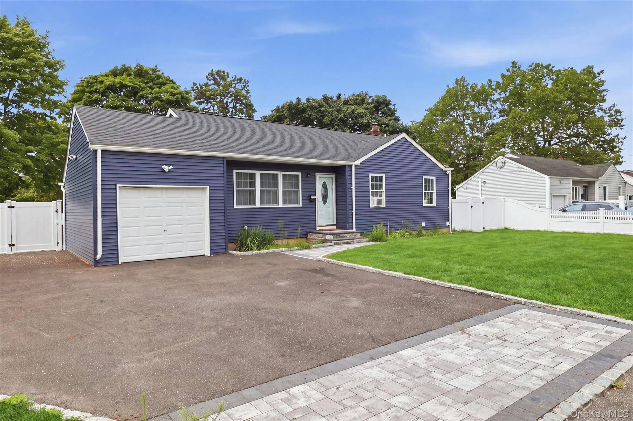 308 Hancock ST, Brentwood, NY 11717