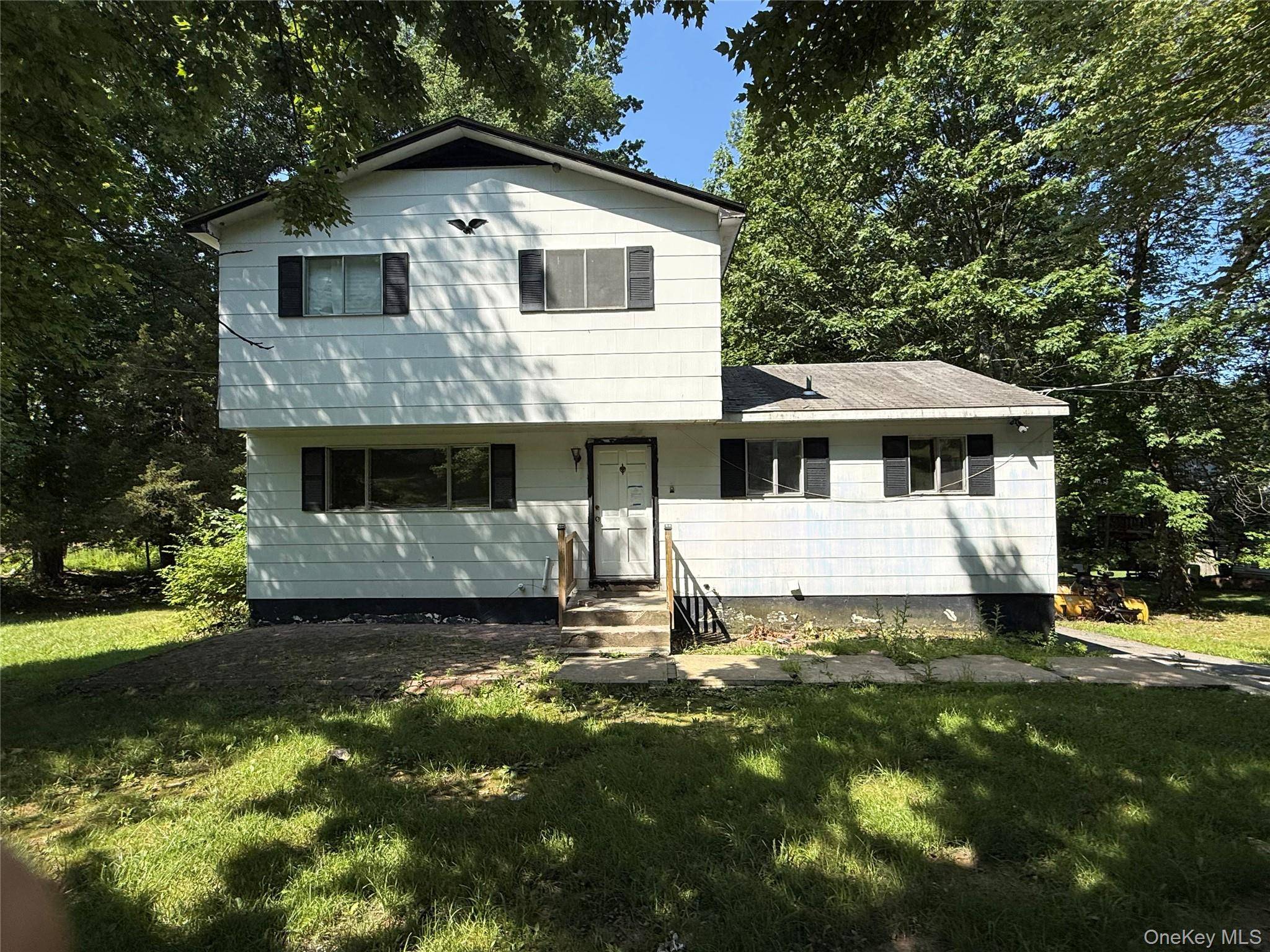 3 Galveston DR, Monroe, NY 10950