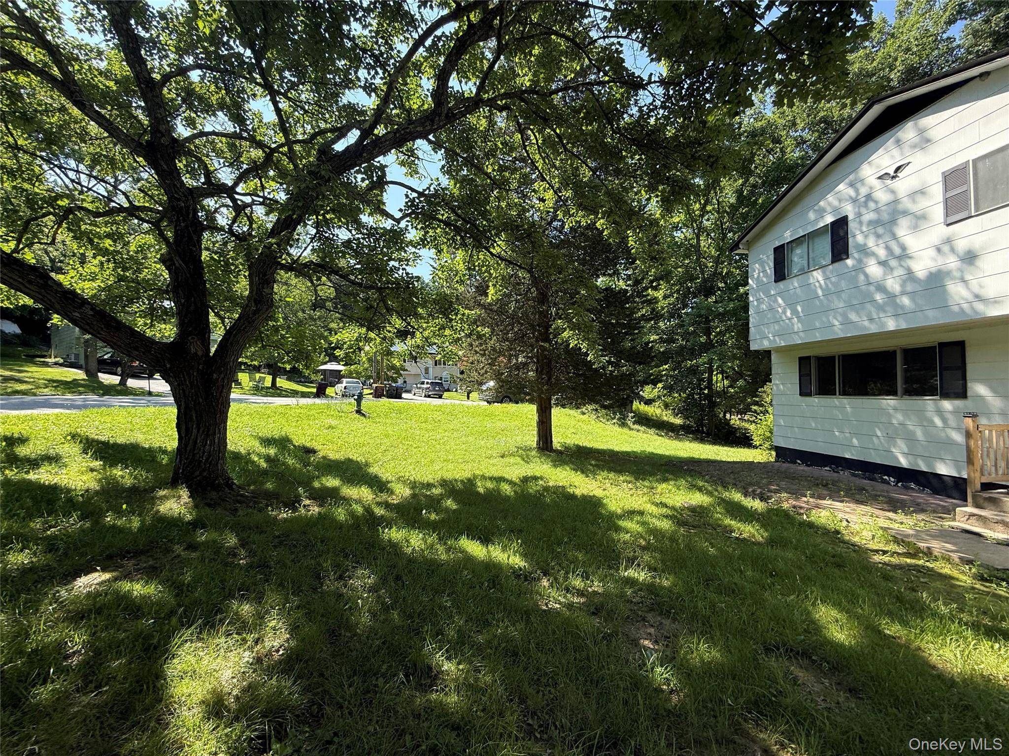 3 Galveston DR, Monroe, NY 10950