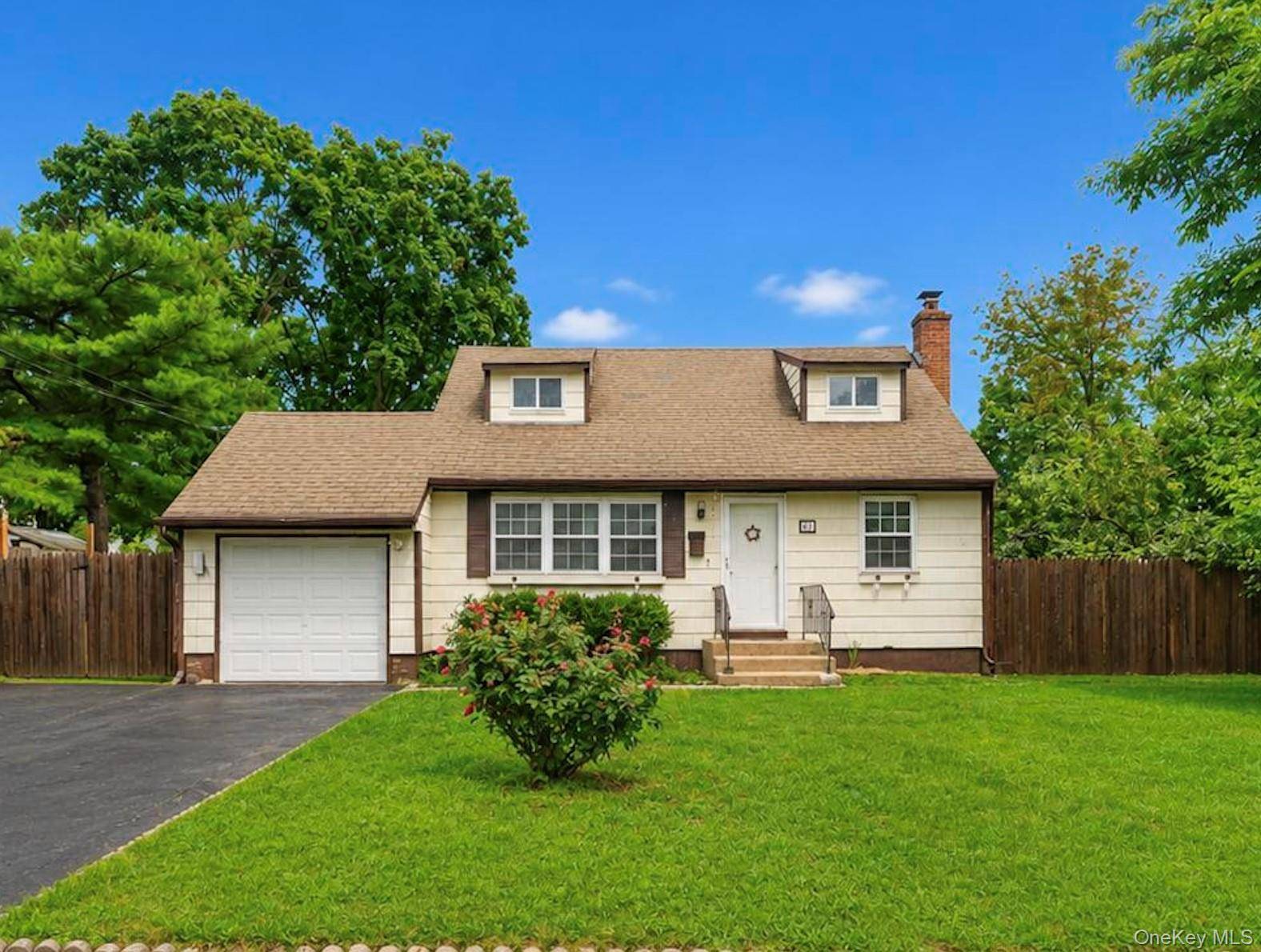 491 Smith ST, Central Islip, NY 11722