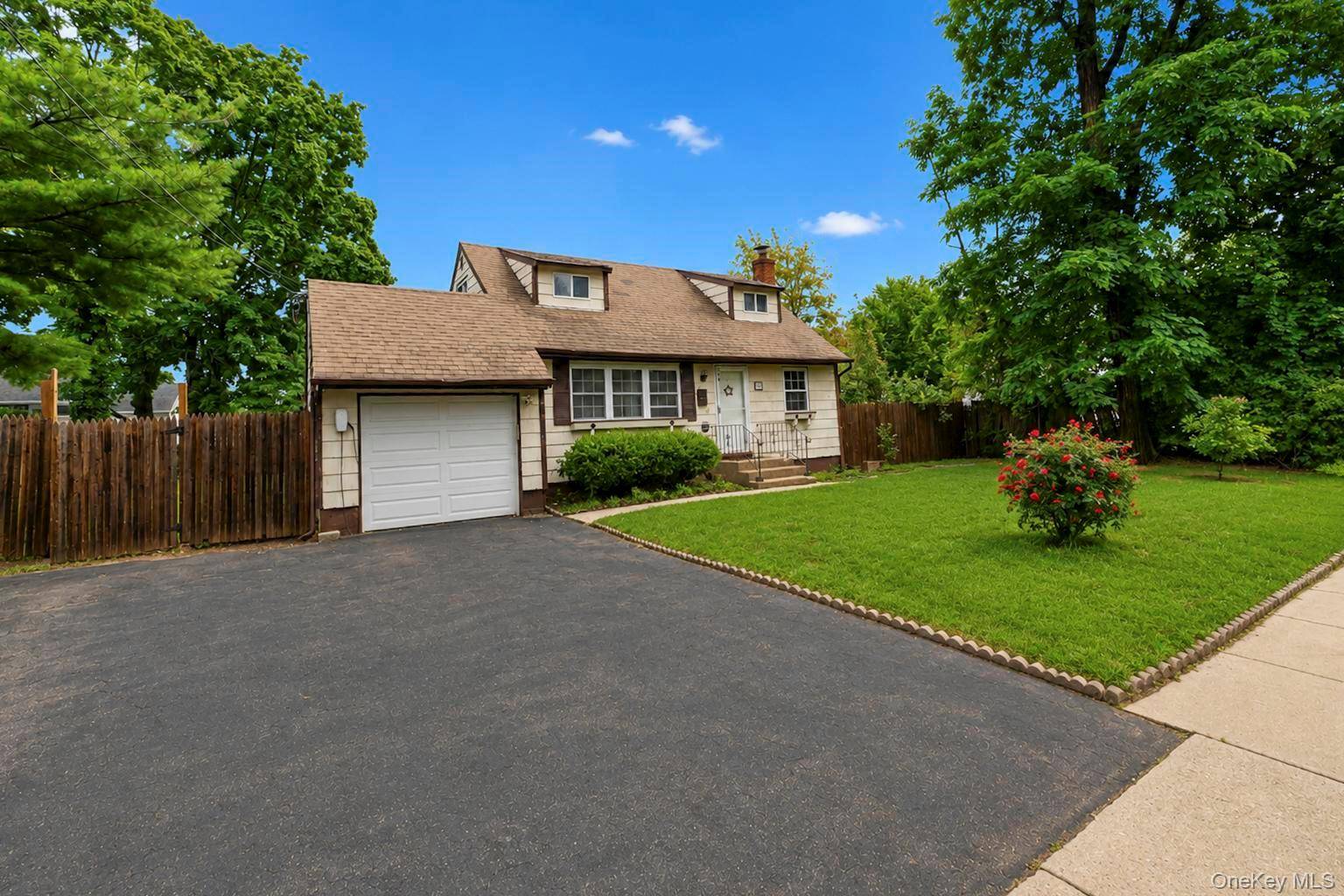 491 Smith ST, Central Islip, NY 11722