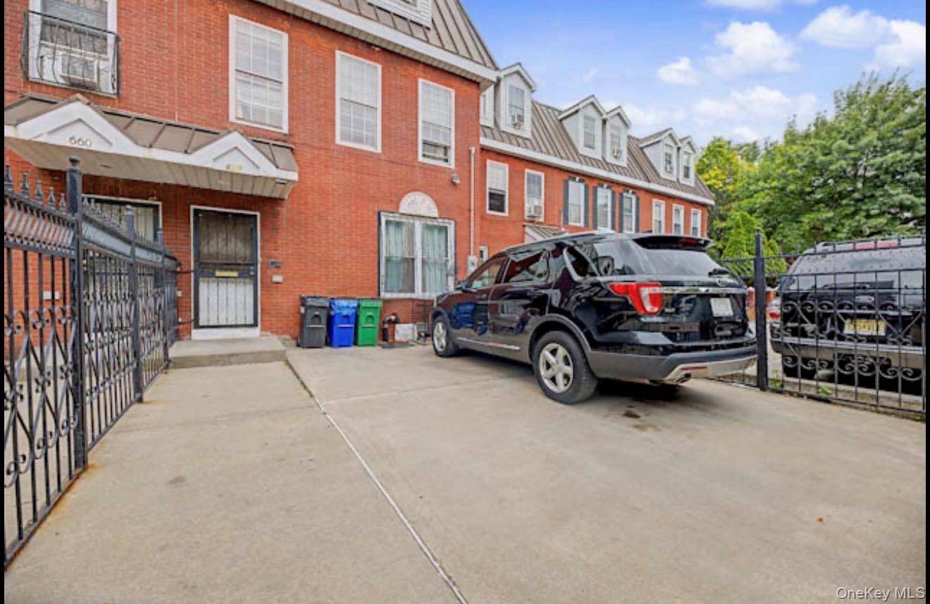 658 Beck ST, Bronx, NY 10455