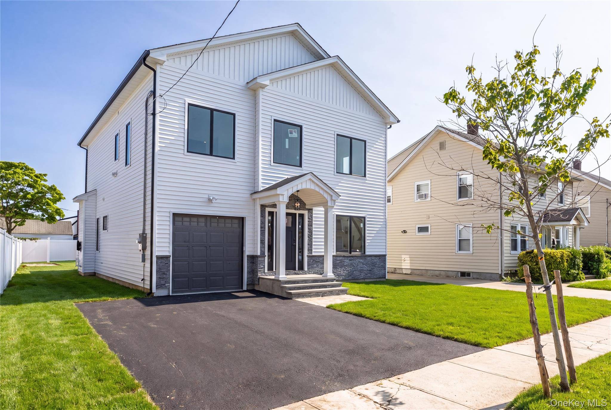 43 Westbury AVE, Mineola, NY 11501