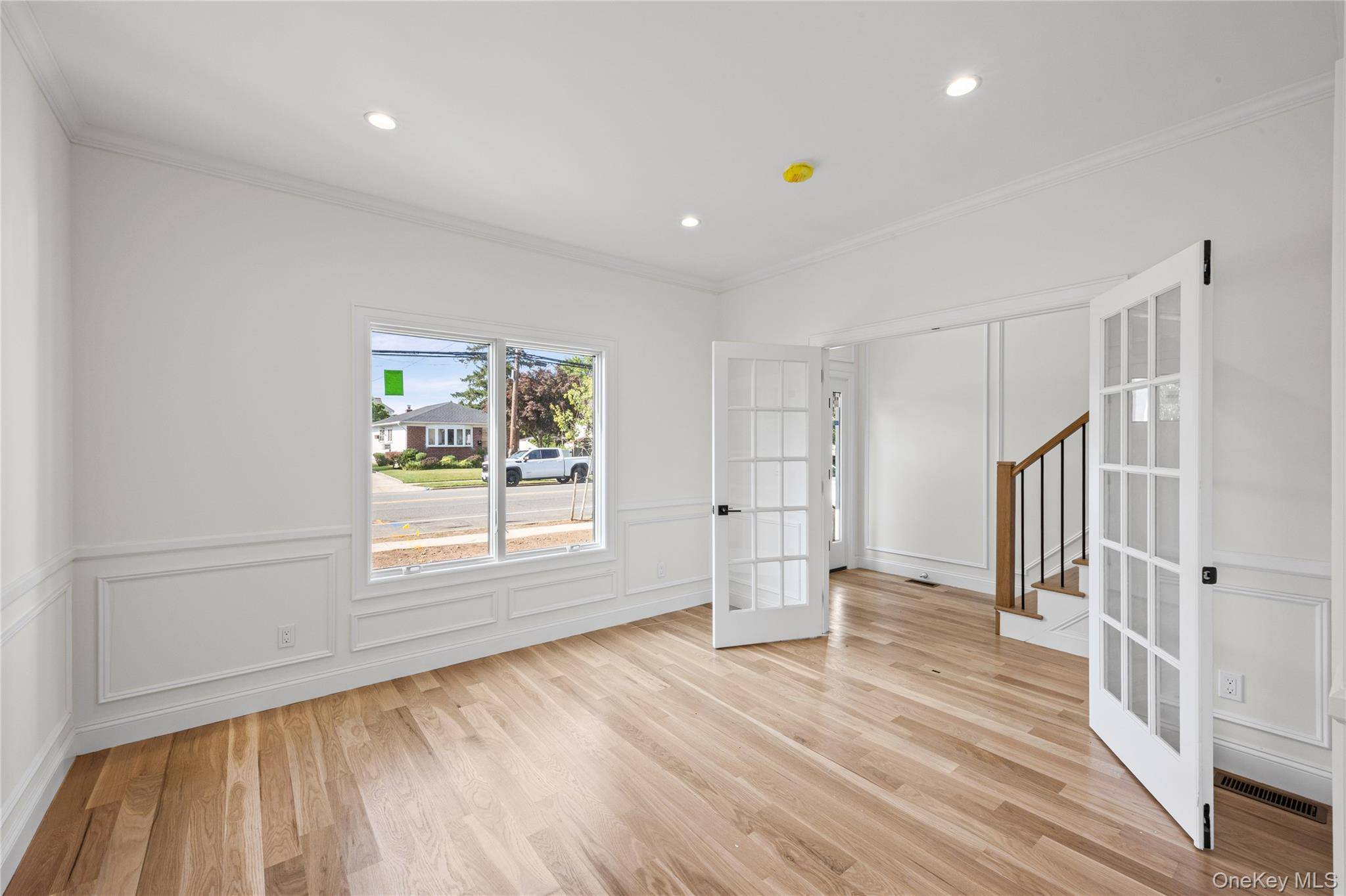 43 Westbury AVE, Mineola, NY 11501