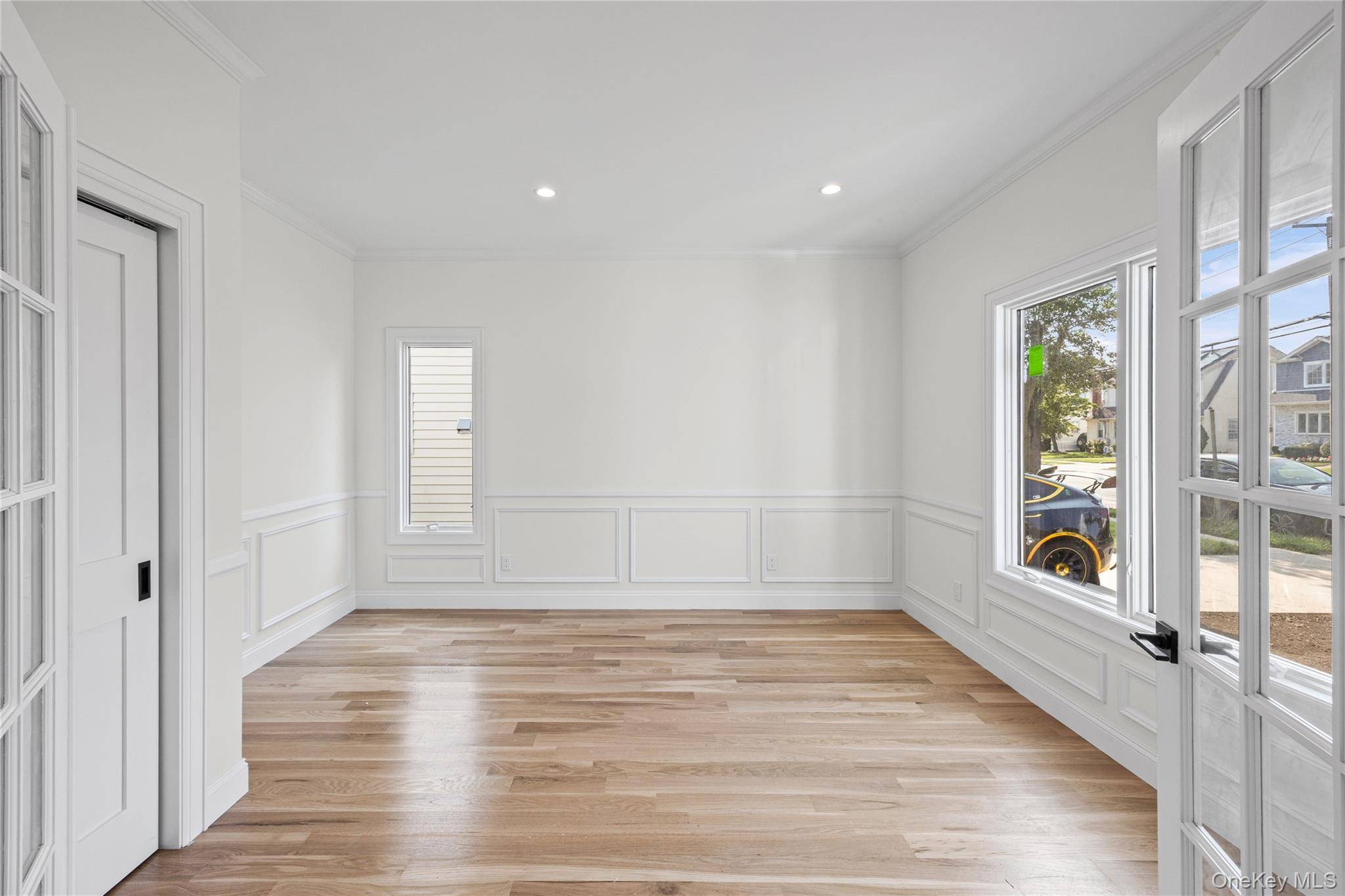 43 Westbury AVE, Mineola, NY 11501