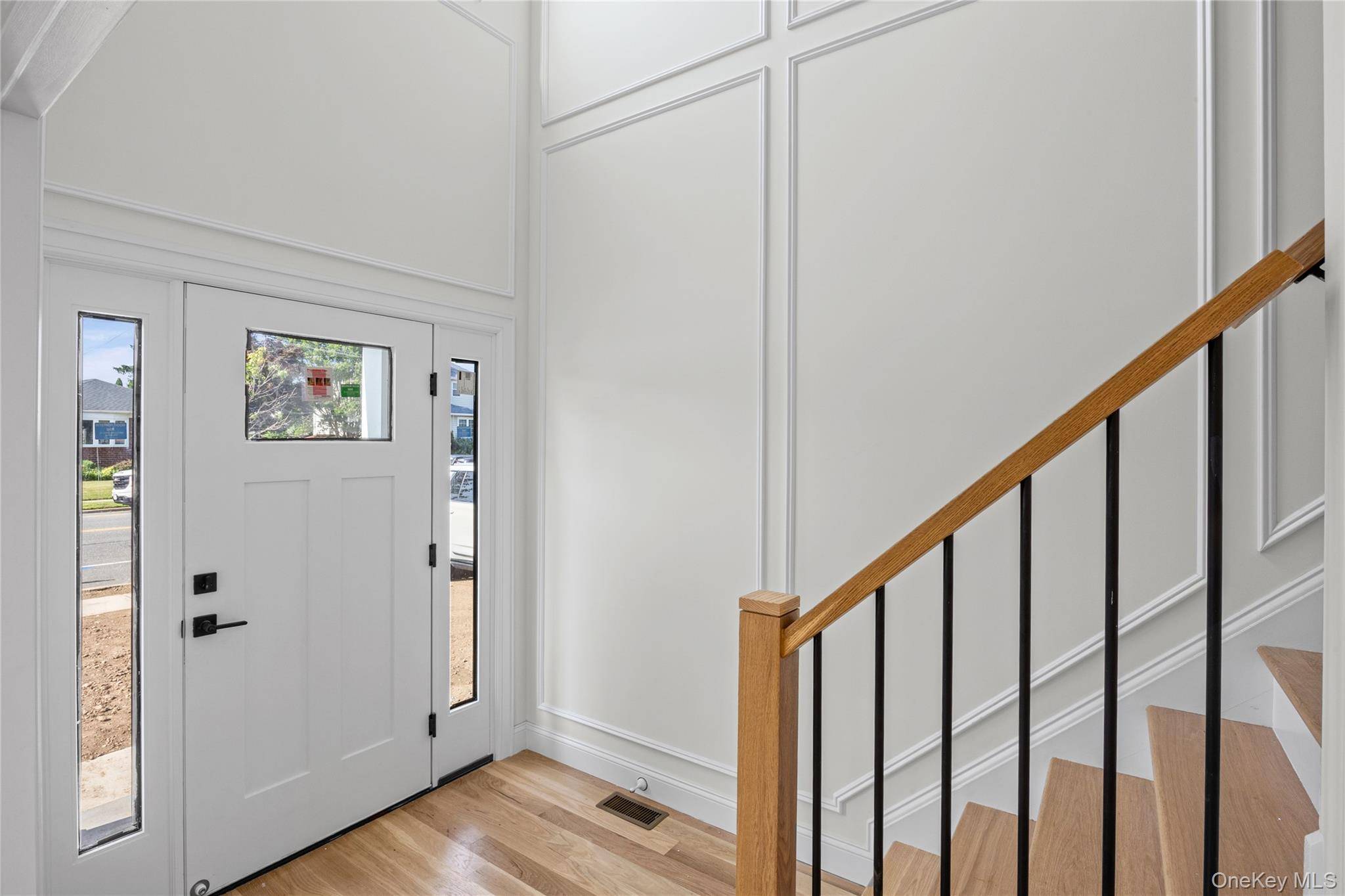 43 Westbury AVE, Mineola, NY 11501