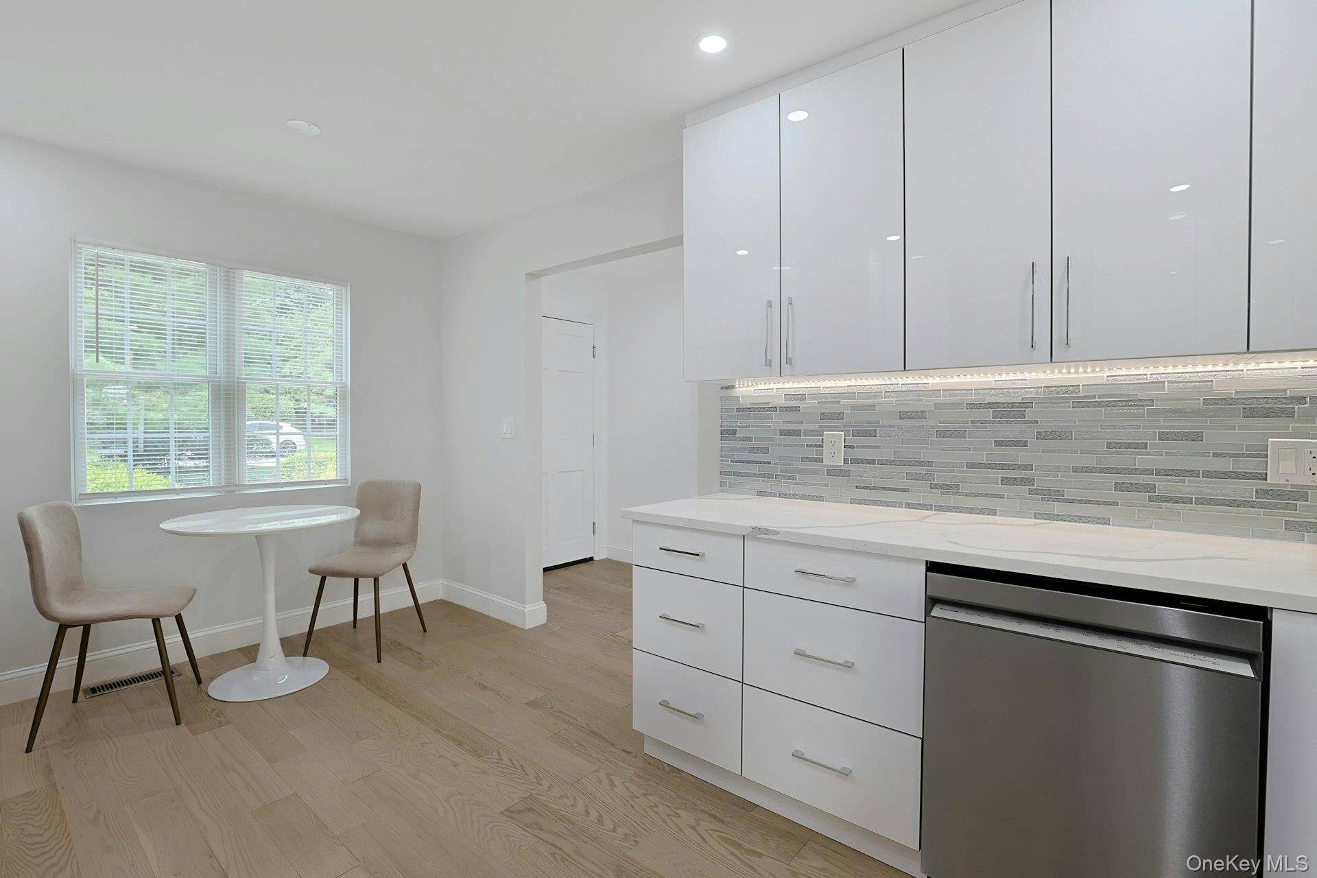 100 Brook Hills CIR #28B, White Plains, NY 10605