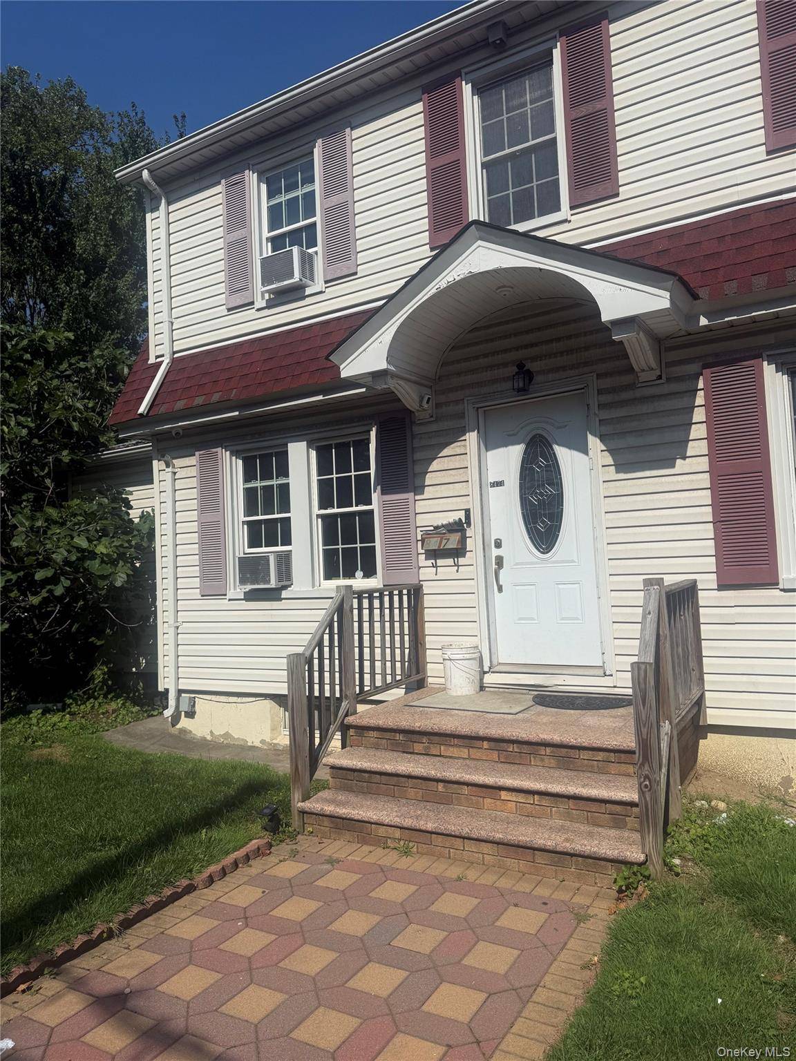 8474 Homelawn ST, Jamaica, NY 11432