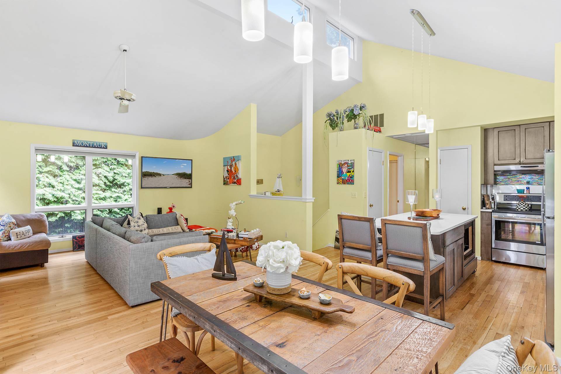 14 Hoover CT, Montauk, NY 11954