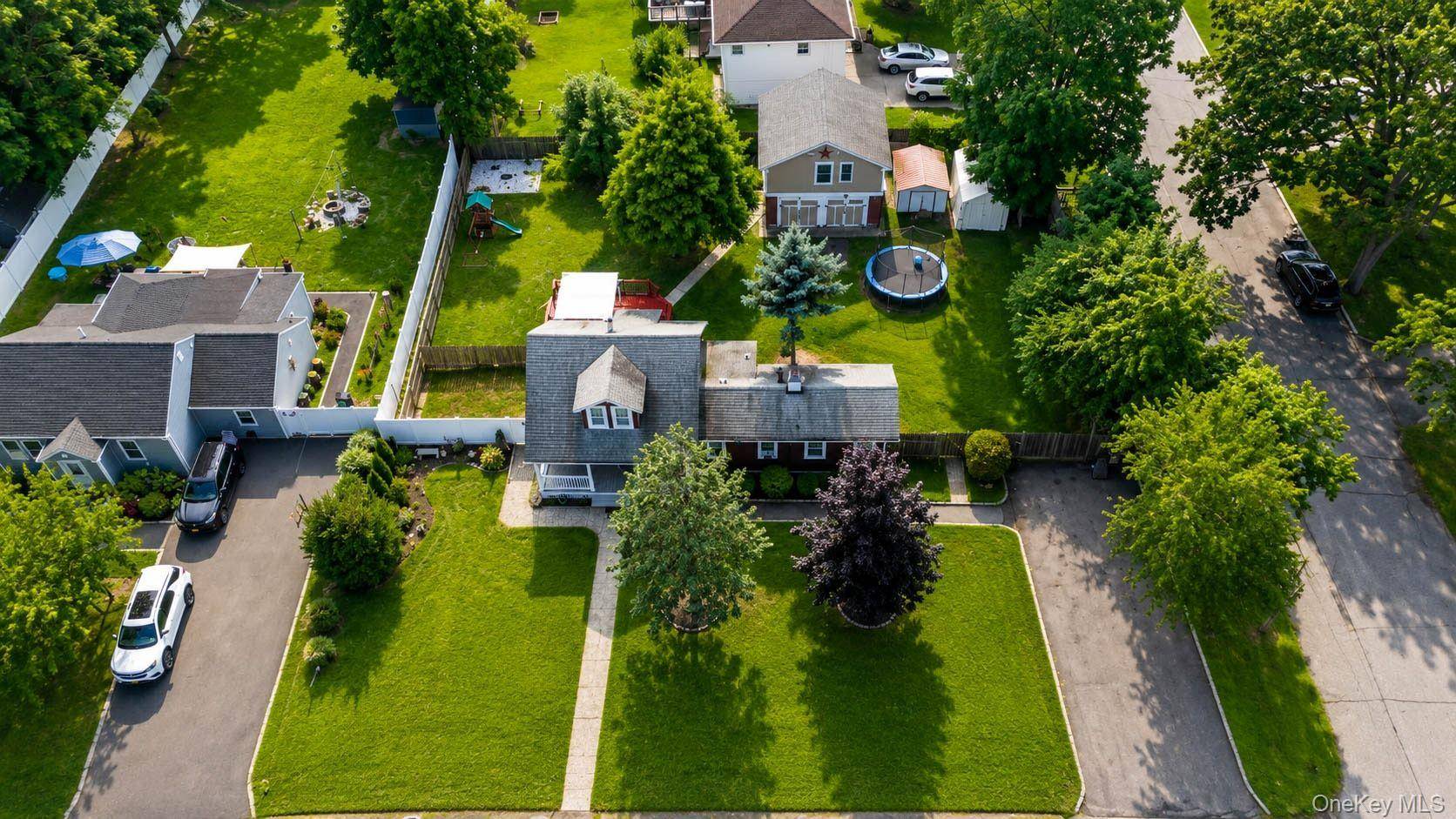 278 Ferndale BLVD, Islip, NY 11751