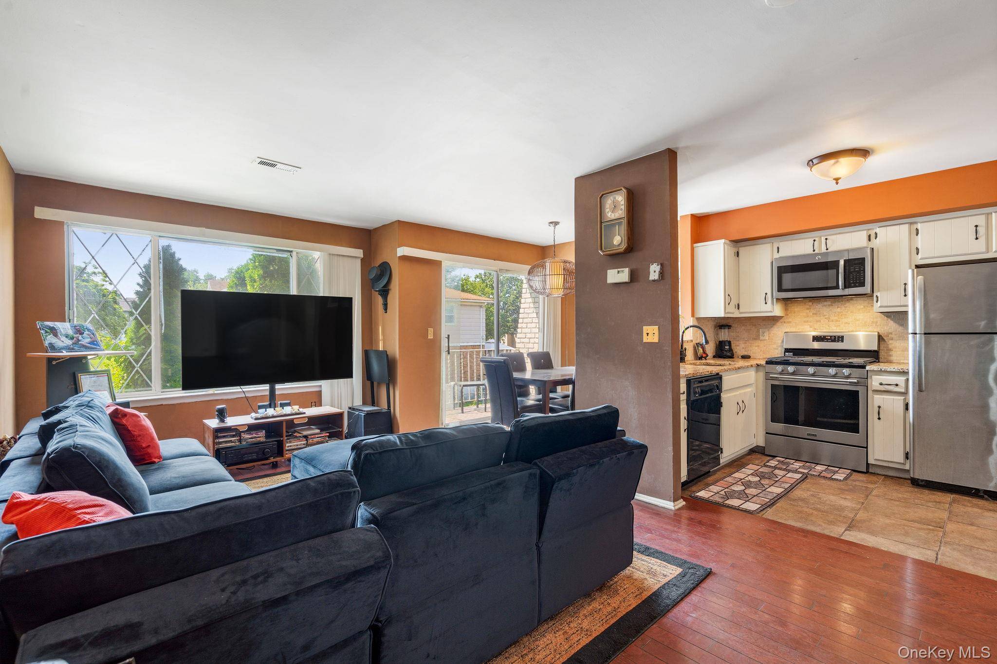 110 Vogel LOOP, Staten Island, NY 10314