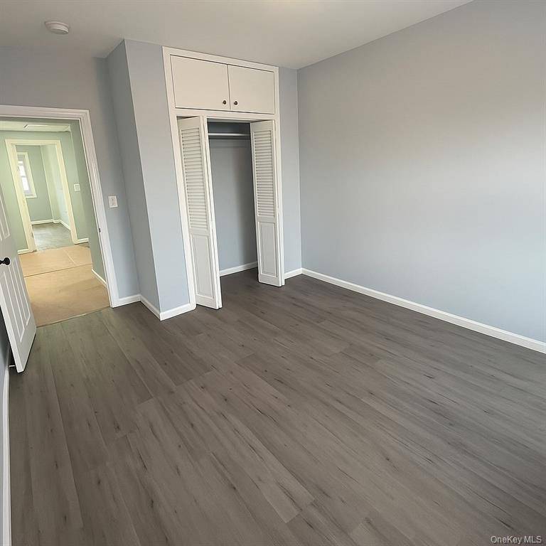 21813 Jamaica AVE, Queens Village, NY 11428