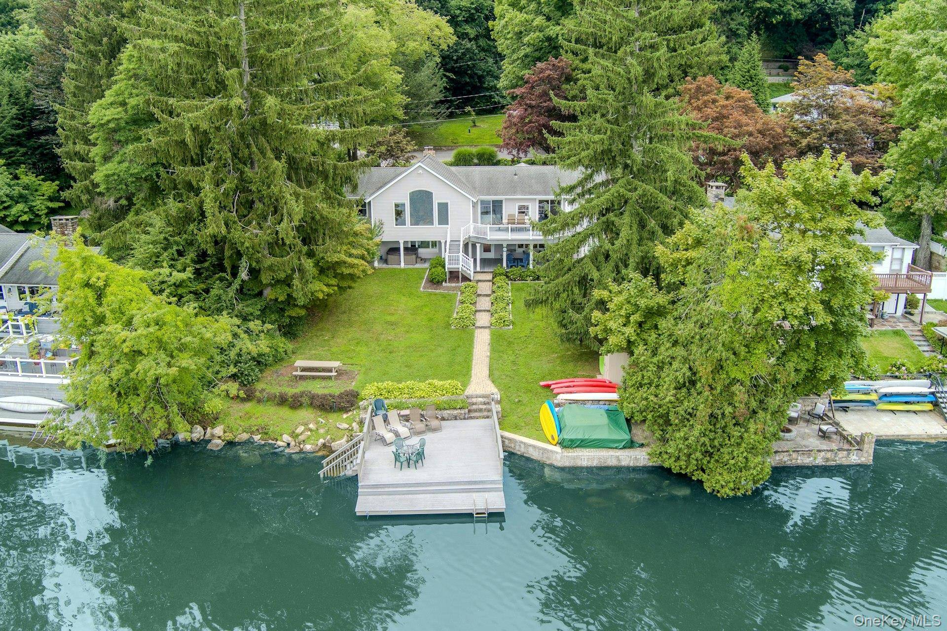 11 Lakeside RD, Mahopac, NY 10541