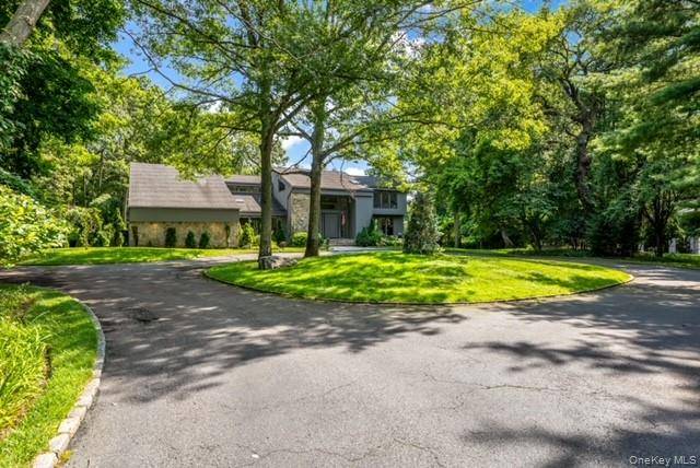 6 Fox Hunt CT, Huntington, NY 11743