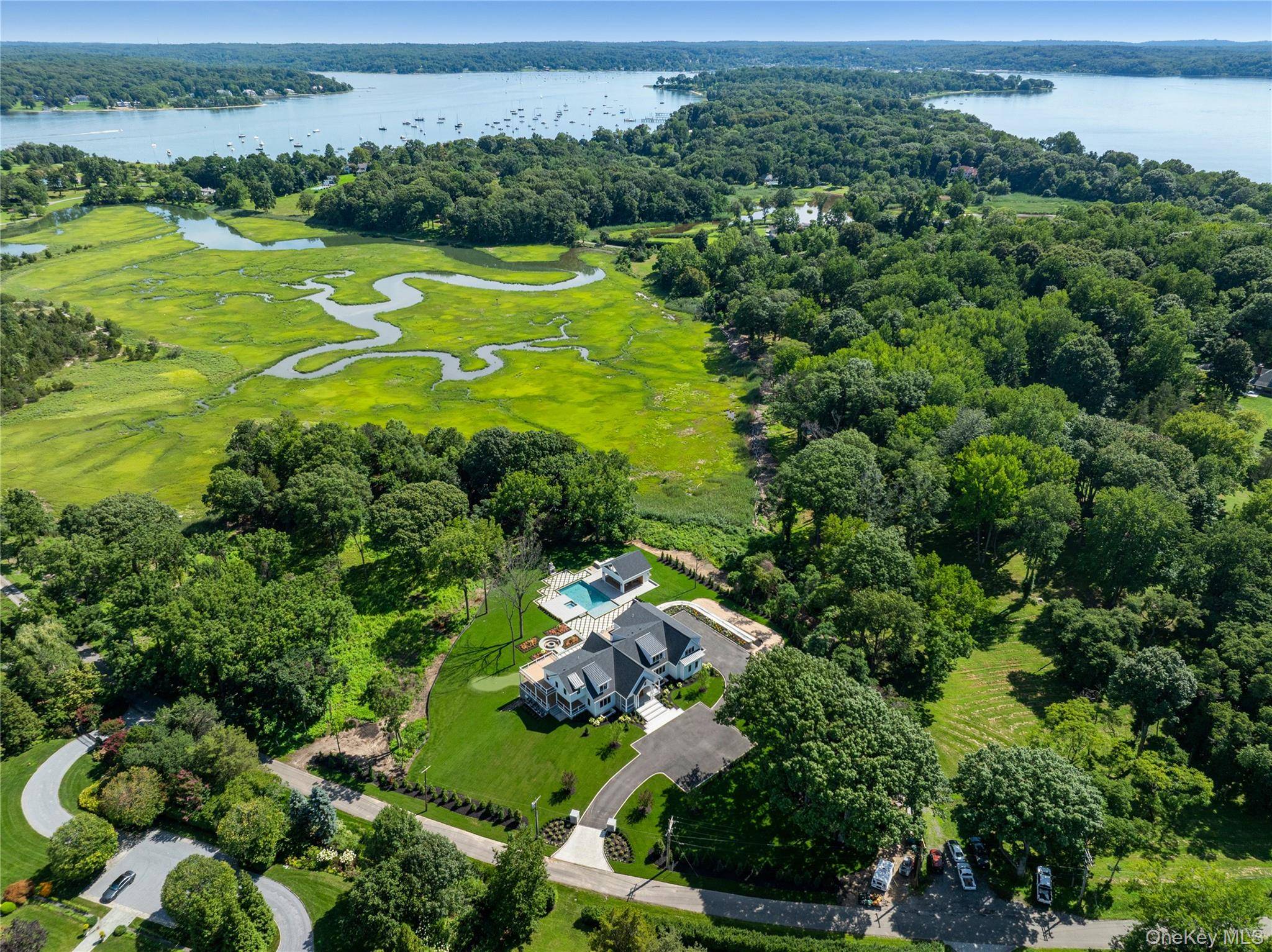 220 Beach RD, Centre Island, NY 11771