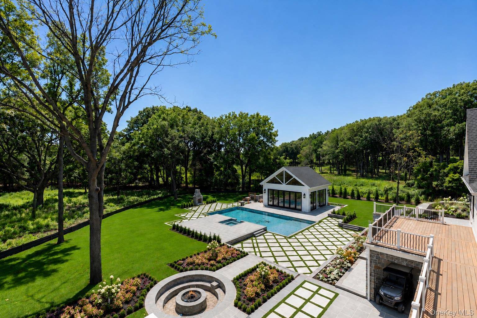 220 Beach RD, Centre Island, NY 11771