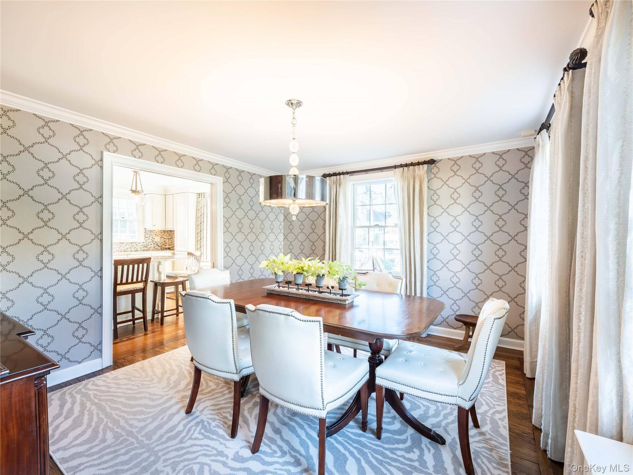 99 Thayer RD, Manhasset, NY 11030