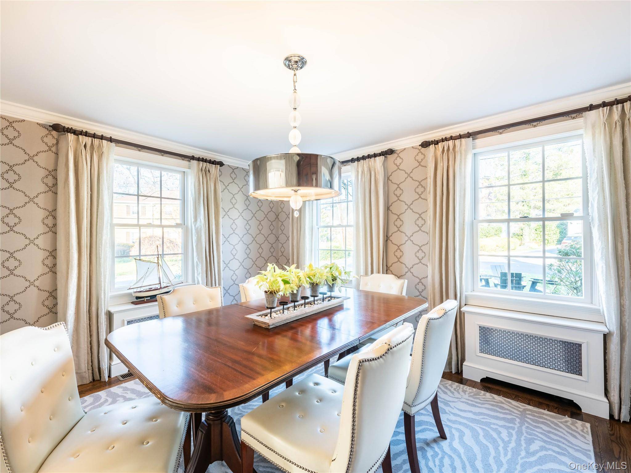 99 Thayer RD, Manhasset, NY 11030