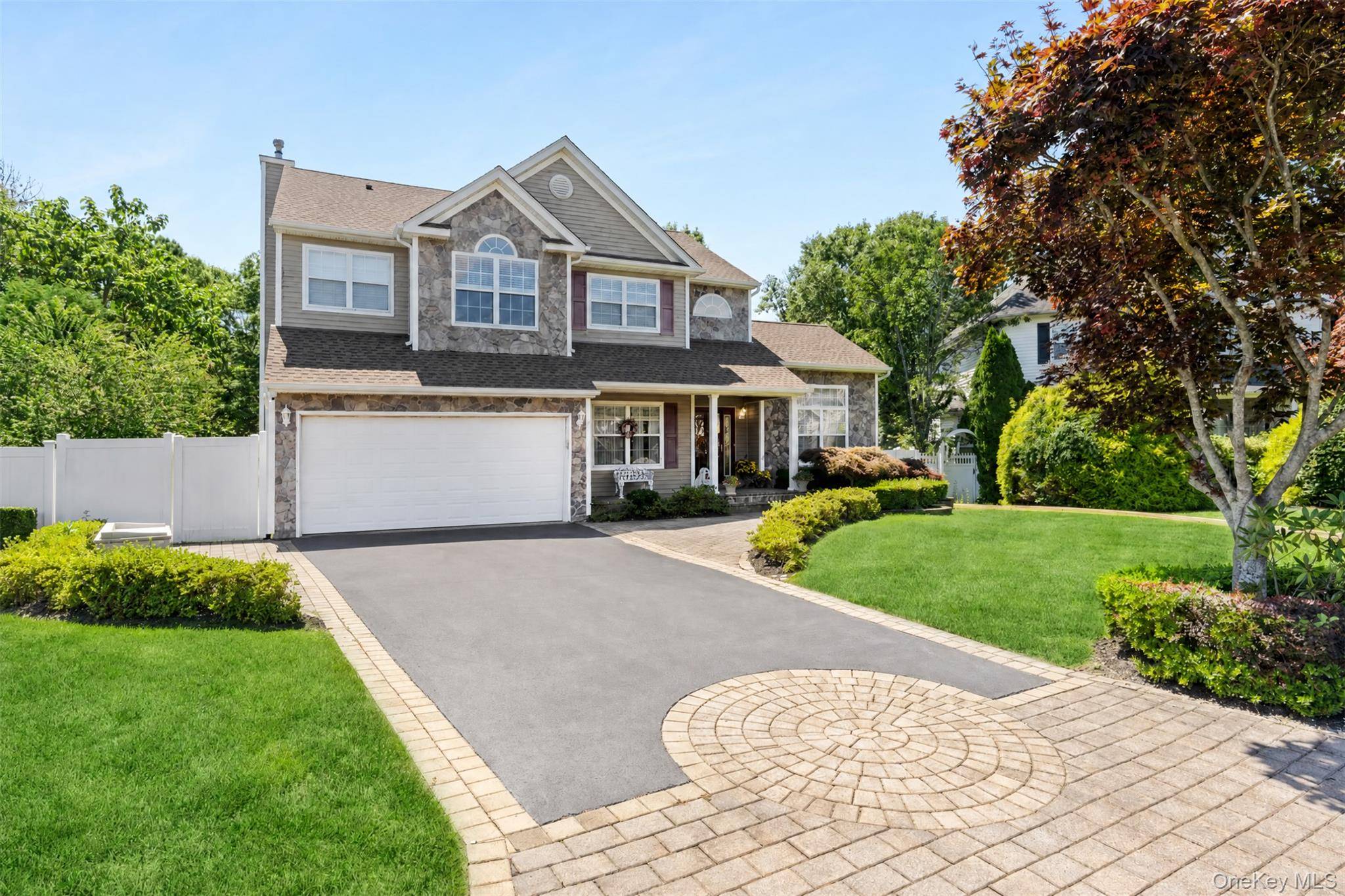 15 Scenicview CRES, Manorville, NY 11949