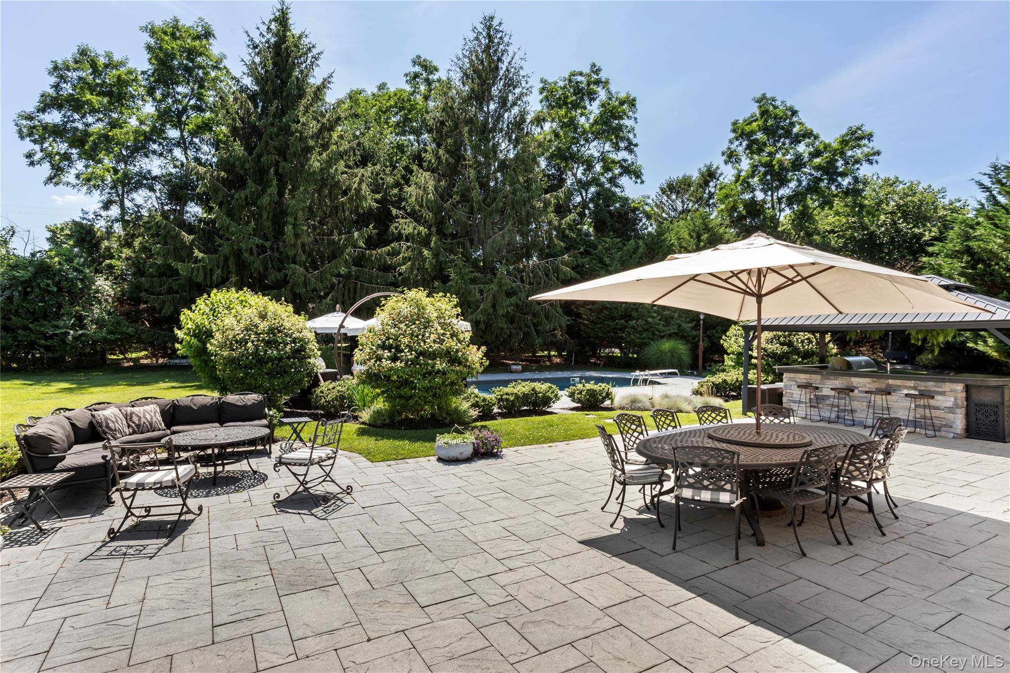 705 Gus DR, East Marion, NY 11939