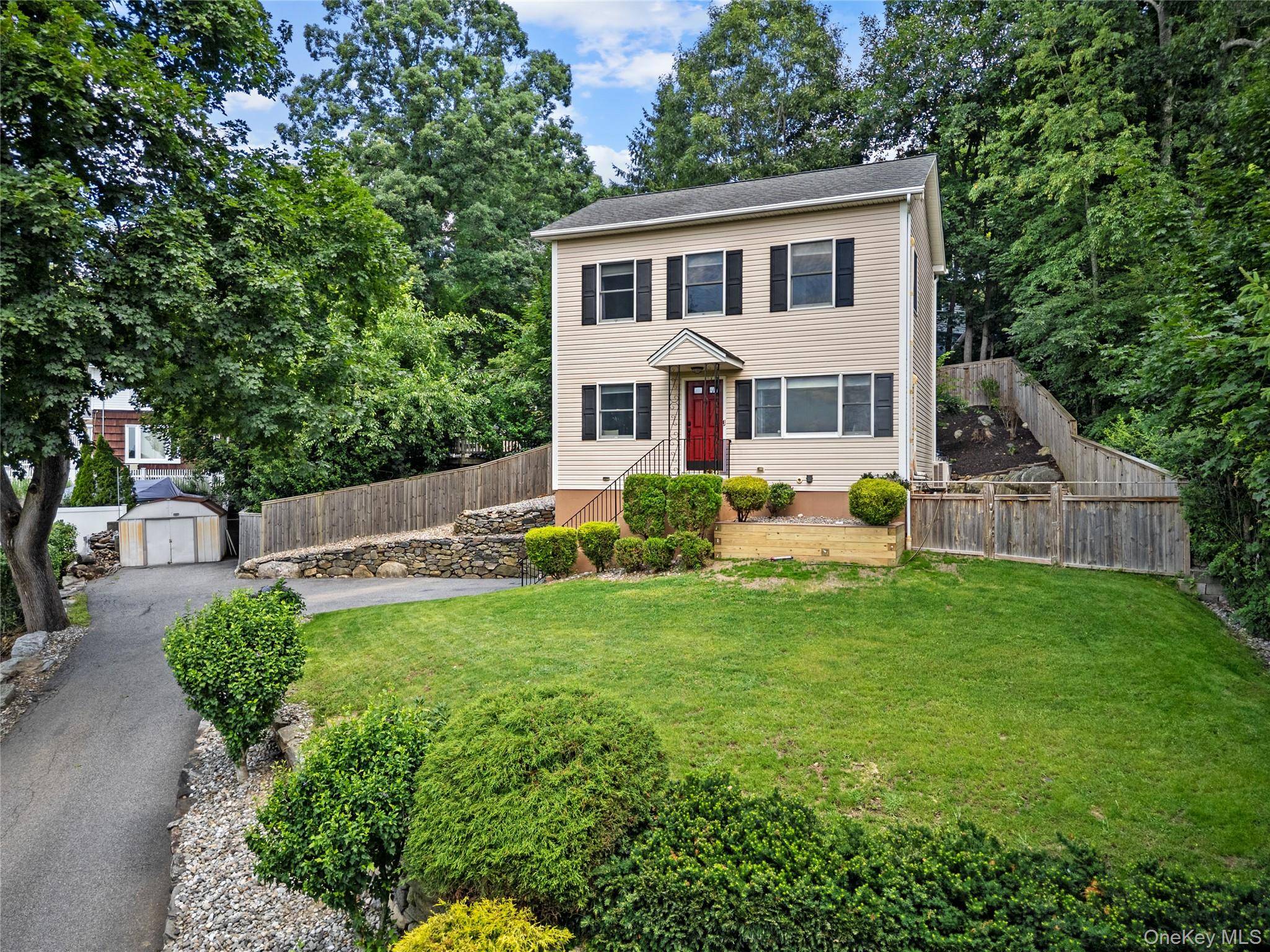 36 Grandview DR, Mahopac, NY 10541