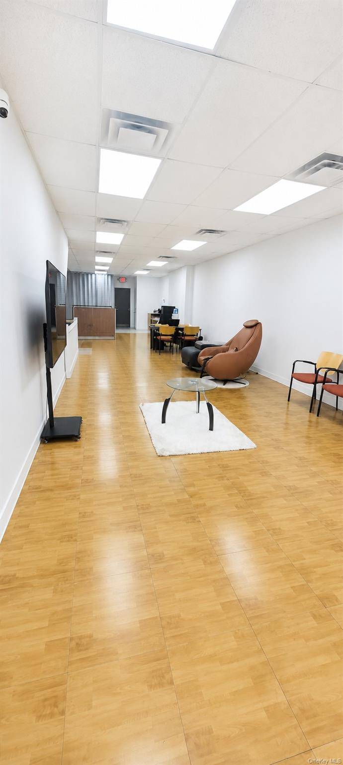 21945 Jamaica AVE #1st Floor, Queens Village, NY 11428