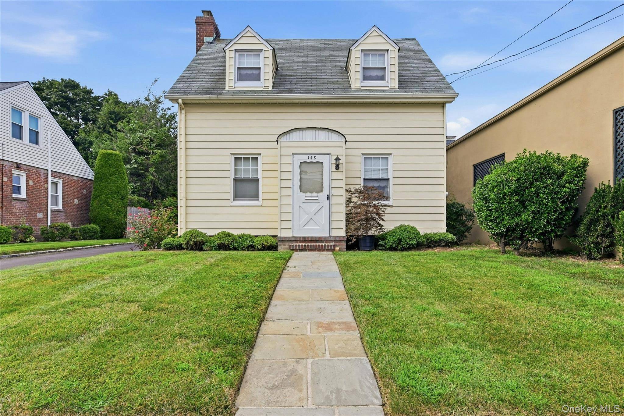 148 Canterbury RD, Williston Park, NY 11596