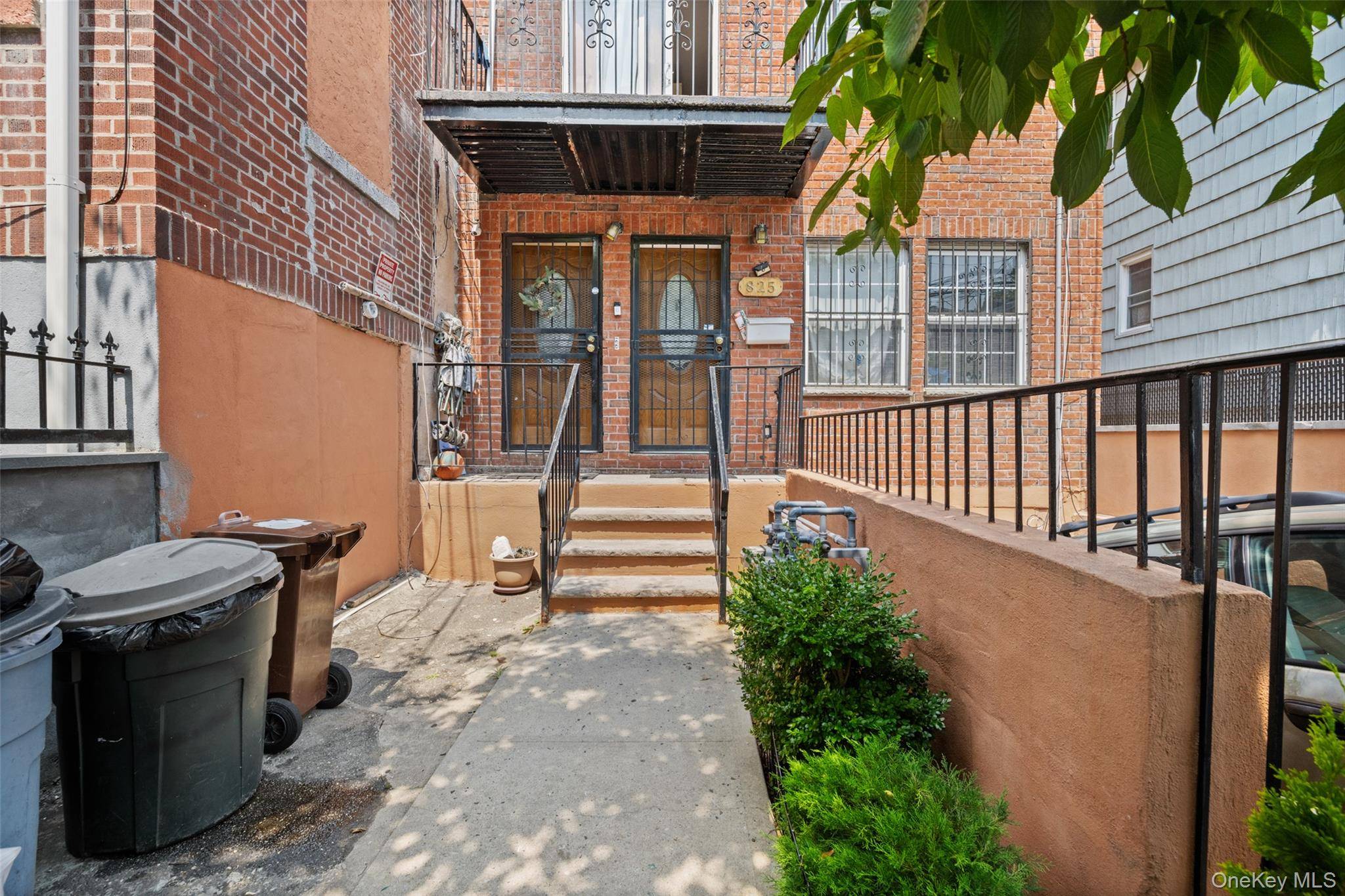 825 E 224th ST #2, Bronx, NY 10466