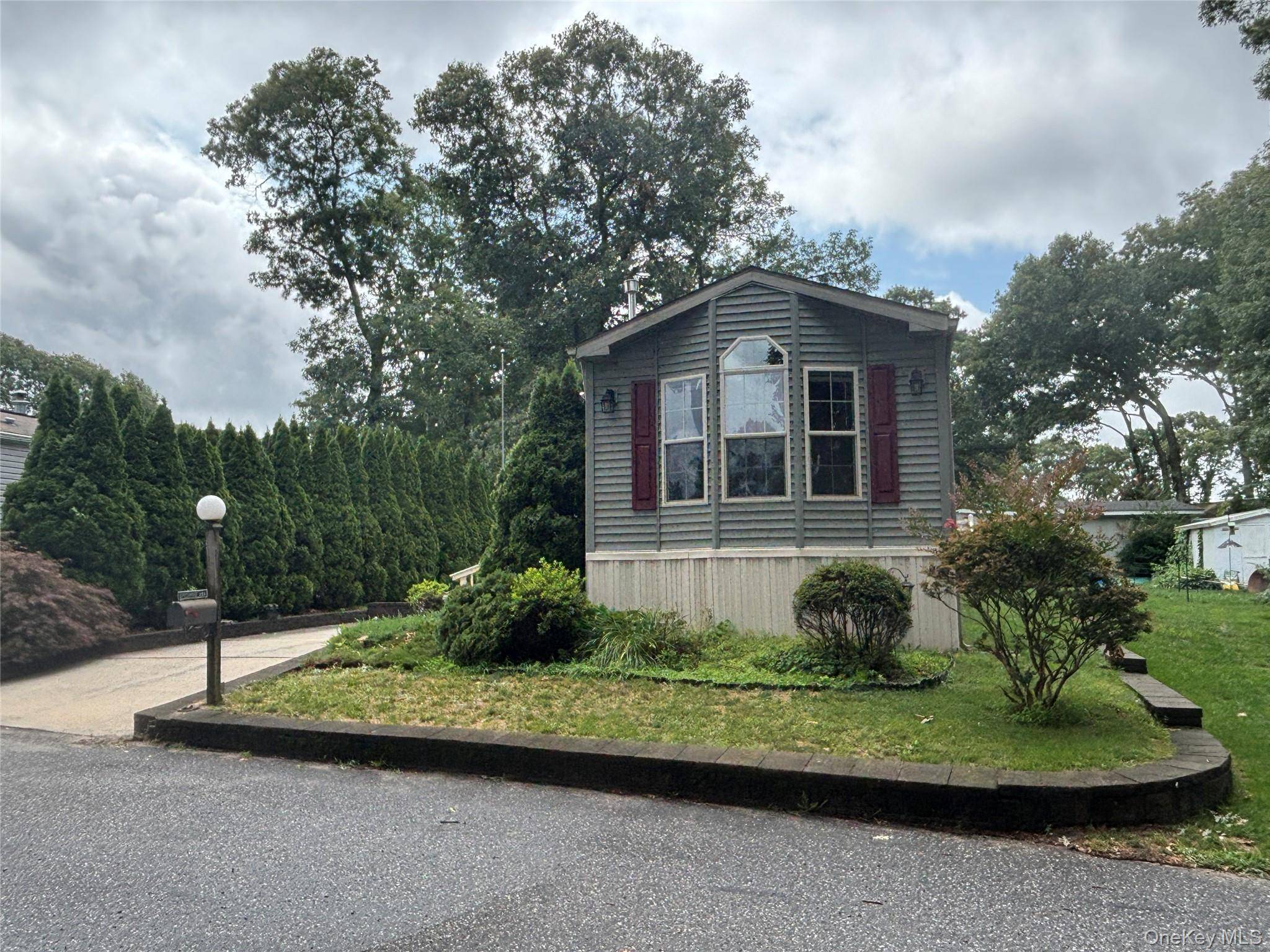 1661 Old Country RD #84, Riverhead, NY 11901