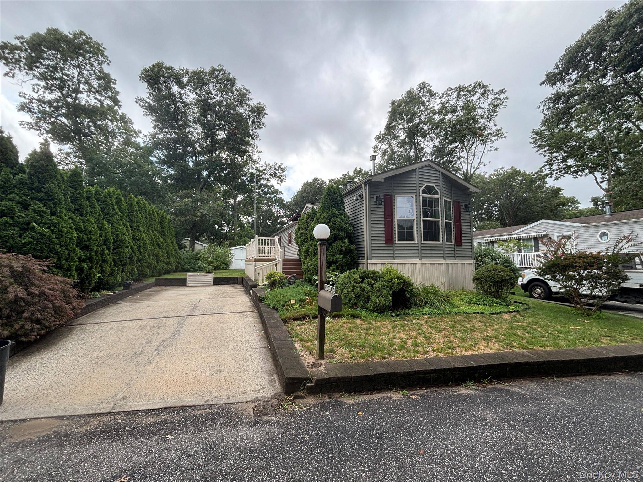 1661 Old Country RD #84, Riverhead, NY 11901