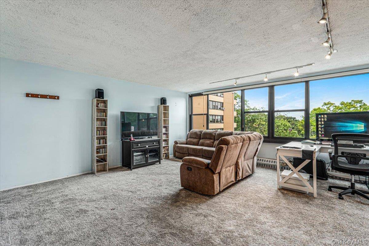 162-10 Powells Cove BLVD #7D, Beechhurst, NY 11357