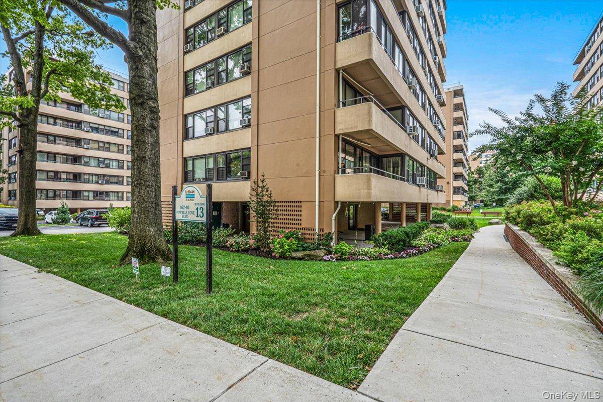 162-10 Powells Cove BLVD #7D, Beechhurst, NY 11357