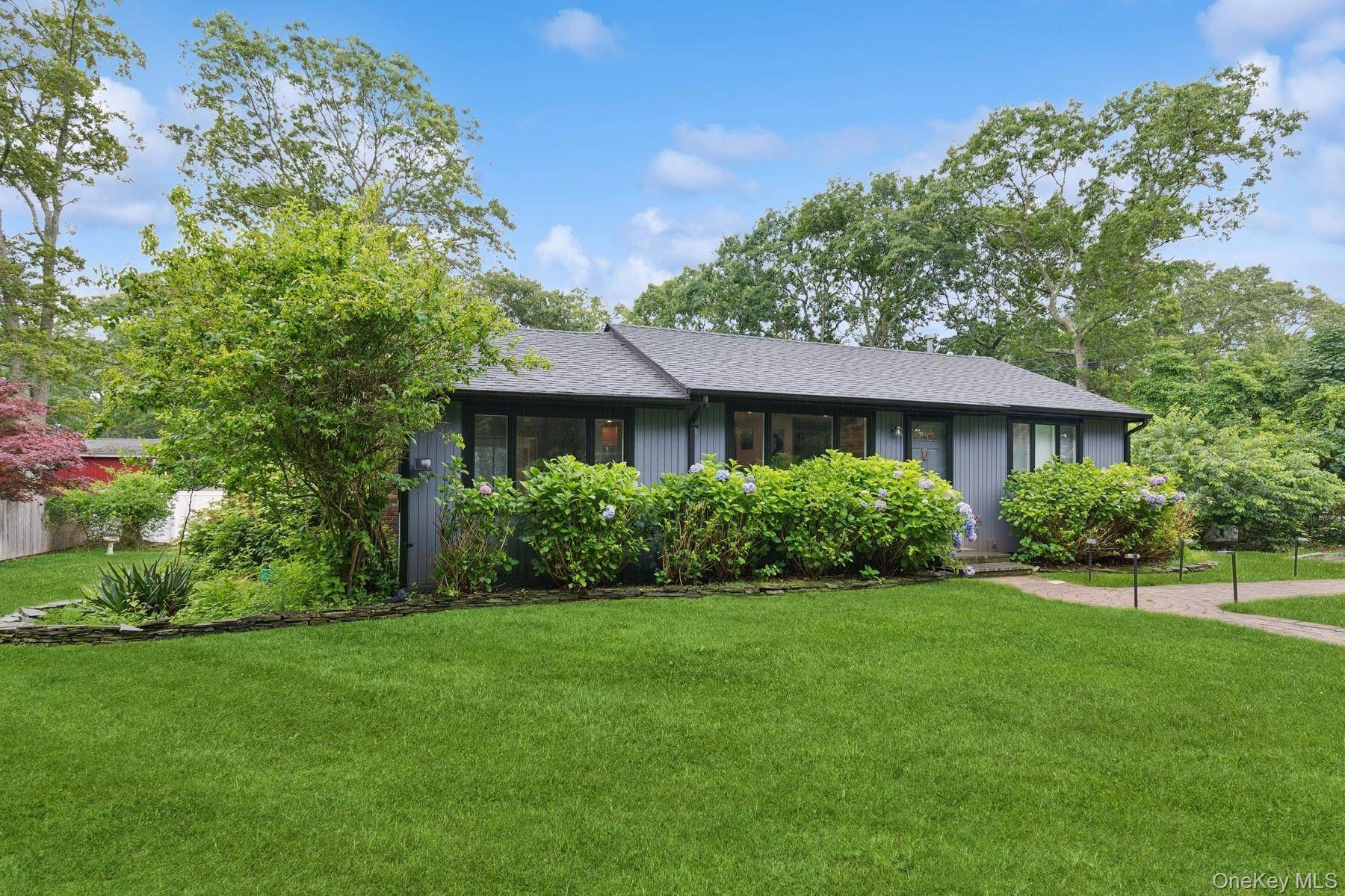 27 Atlantic AVE, Hampton Bays, NY 11946