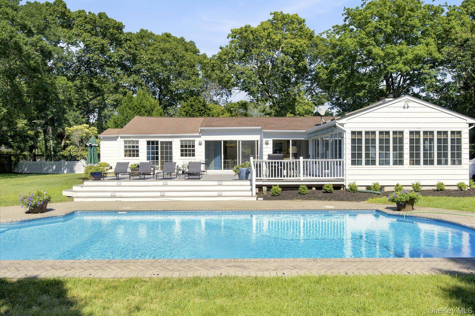 129 Oneck LN, Westhampton Beach, NY 11978
