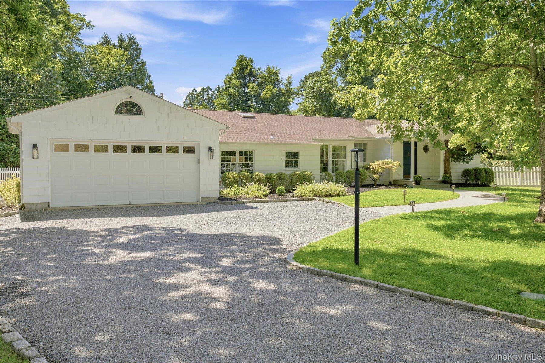 129 Oneck LN, Westhampton Beach, NY 11978