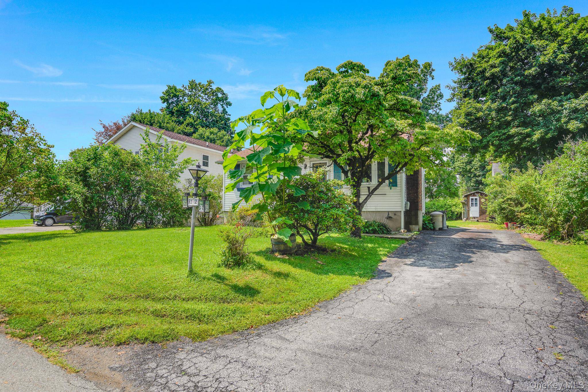 12 Raymond ST, Montrose, NY 10548