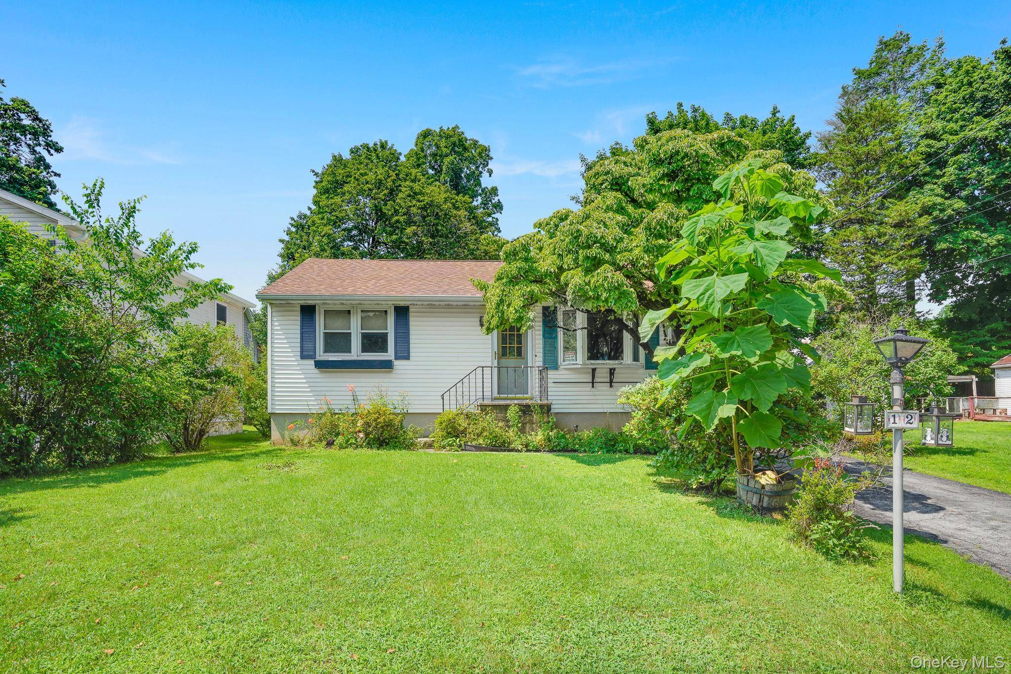 12 Raymond ST, Montrose, NY 10548