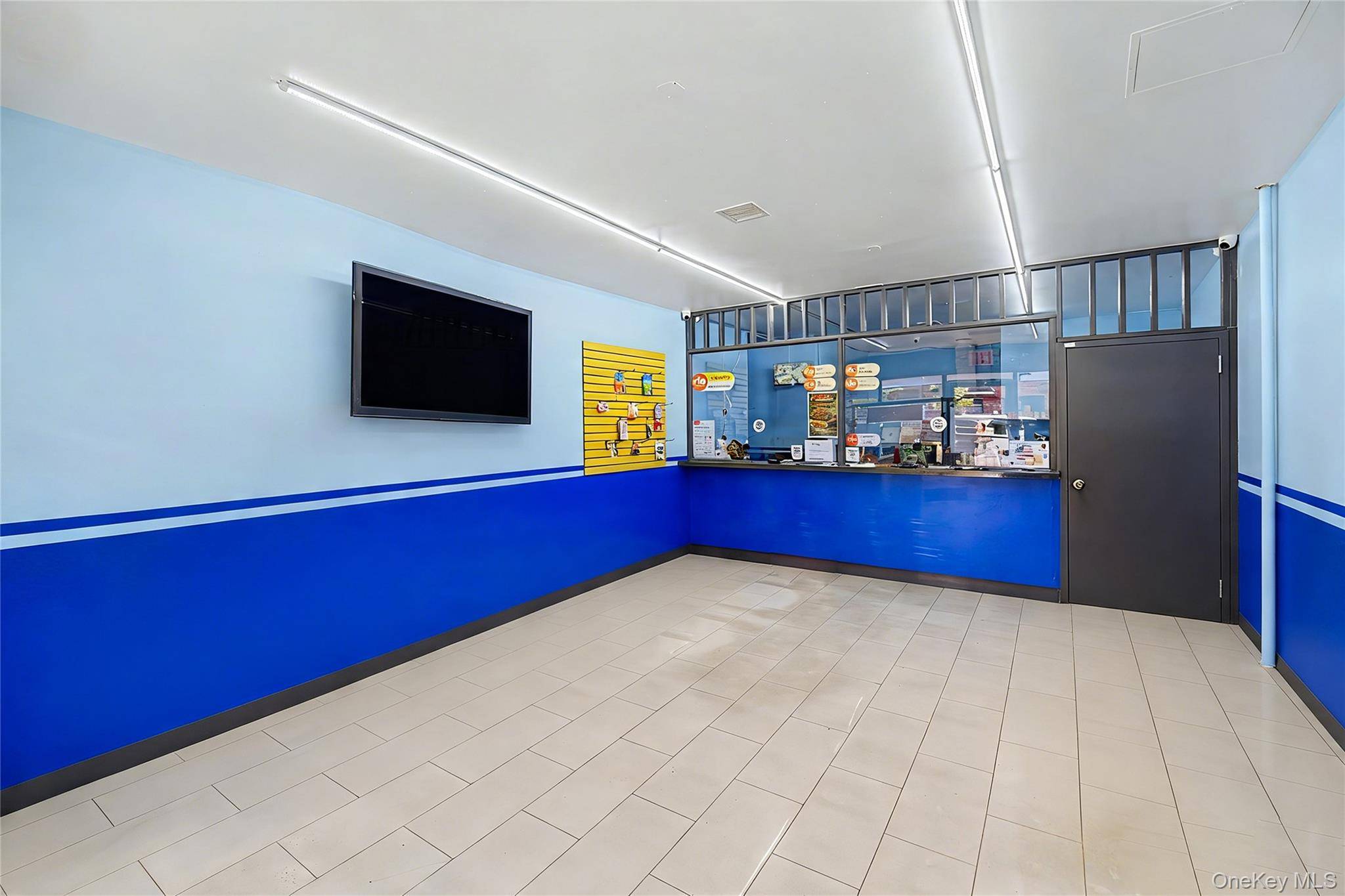 98-07 37th AVE, Corona, NY 11368