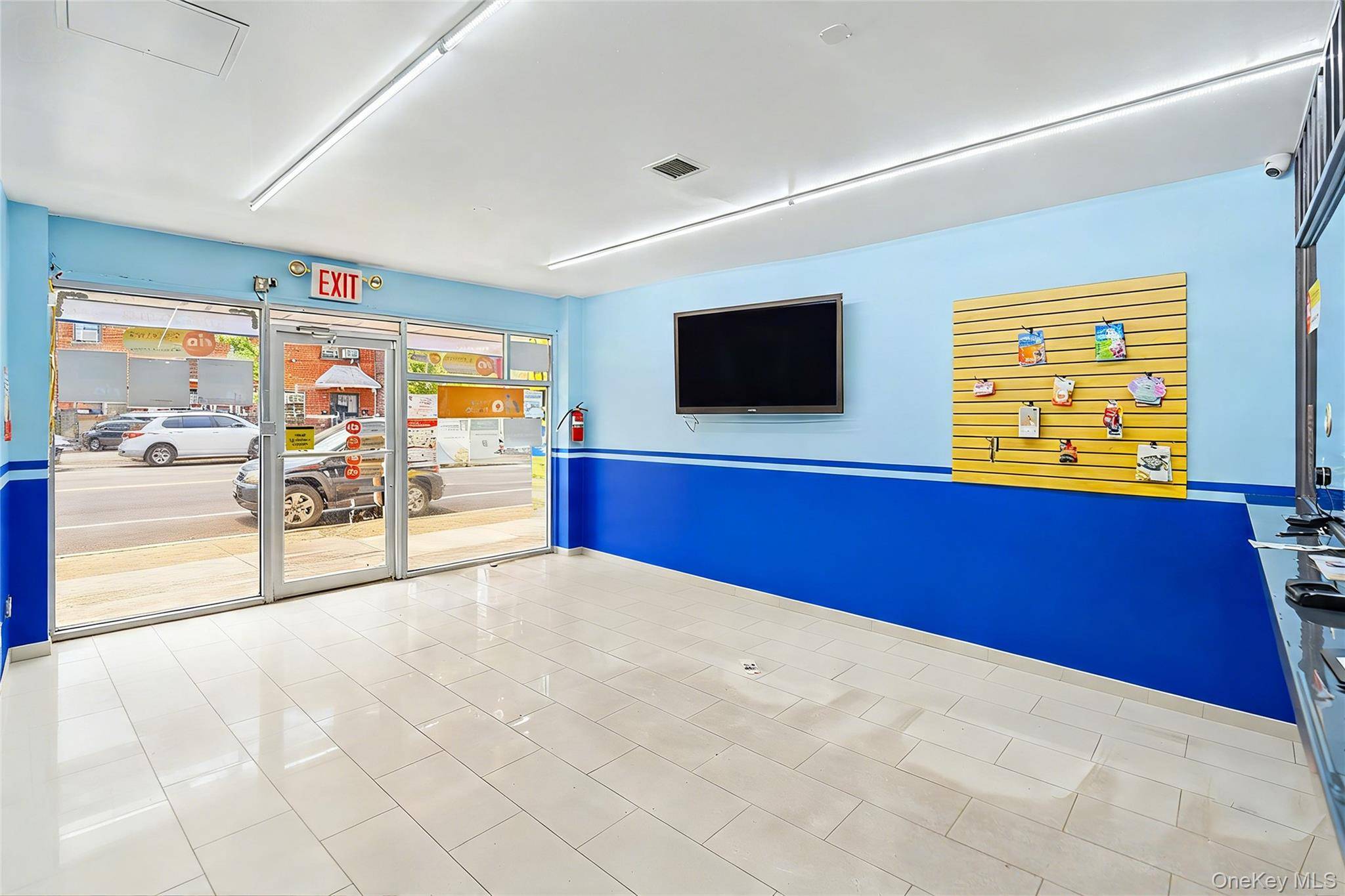 98-07 37th AVE, Corona, NY 11368