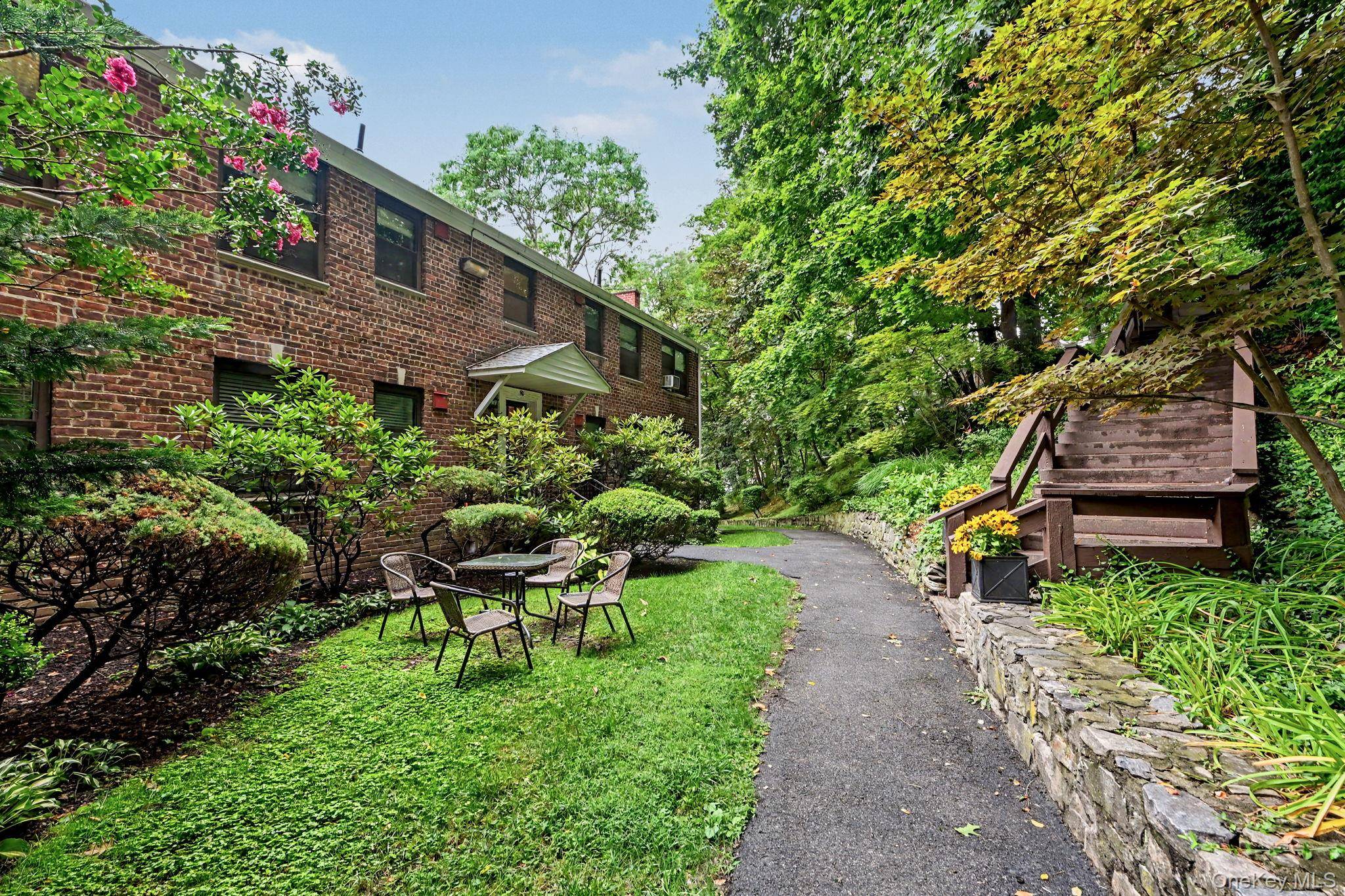 50 Rockledge RD #2A, Hartsdale, NY 10530